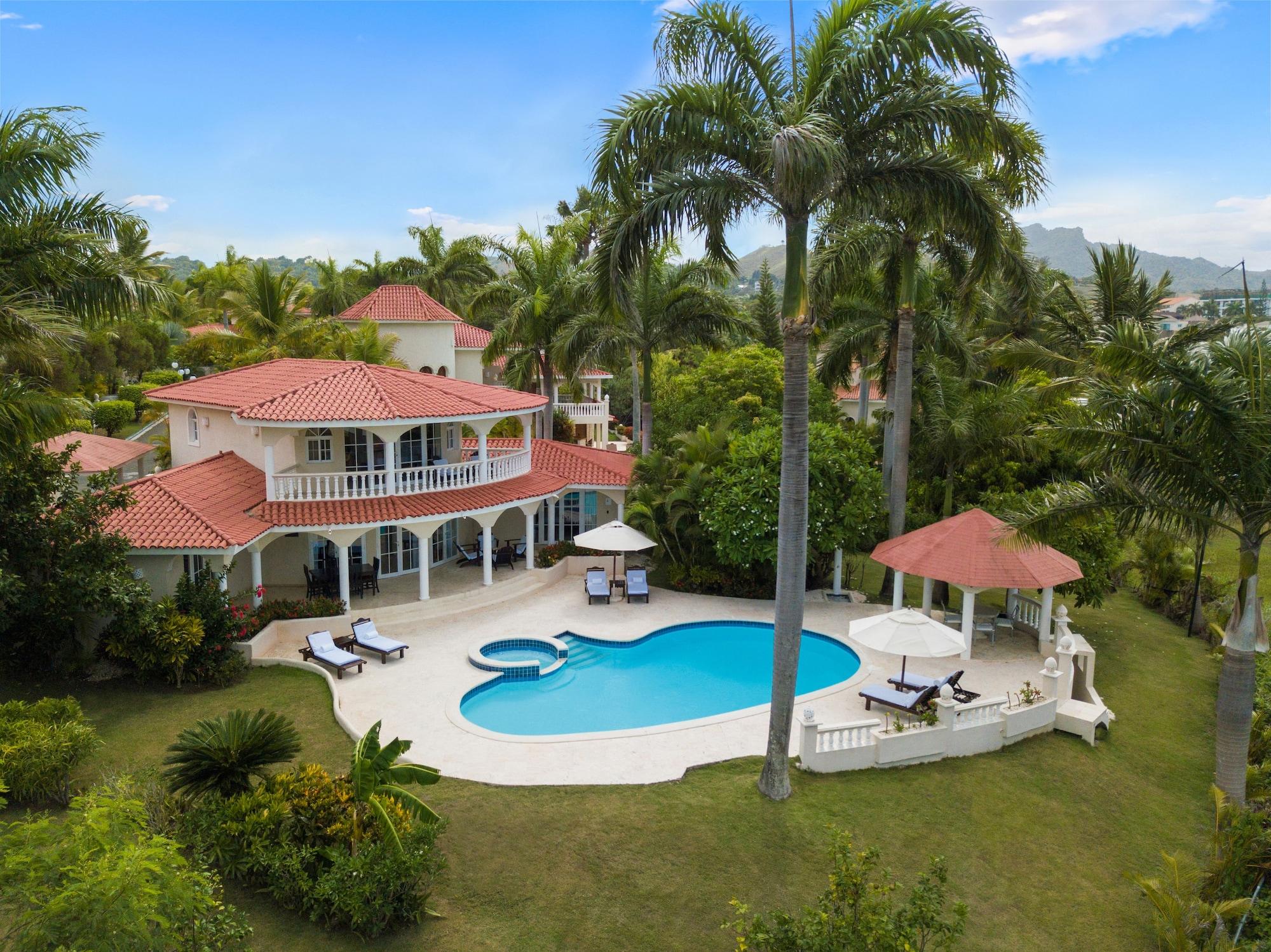 Vista Exterior Crown Villas 6 bdrm