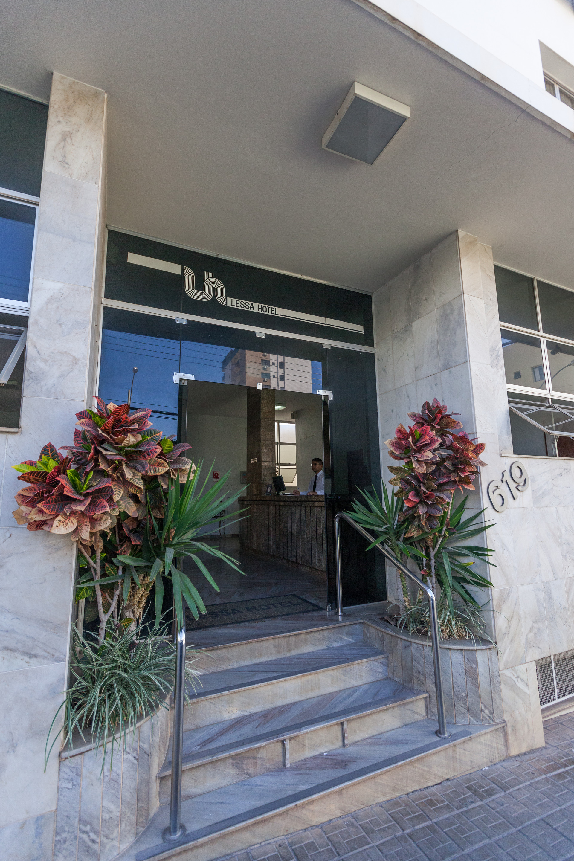 Vista Exterior Lessa Hotel