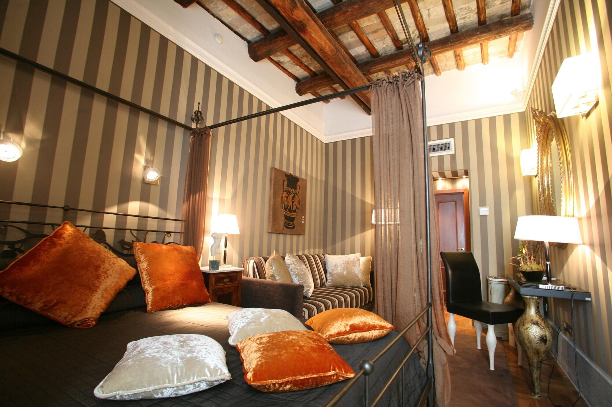 Varios The Inn at the Spanish Steps Prestige Collection - The Pearl