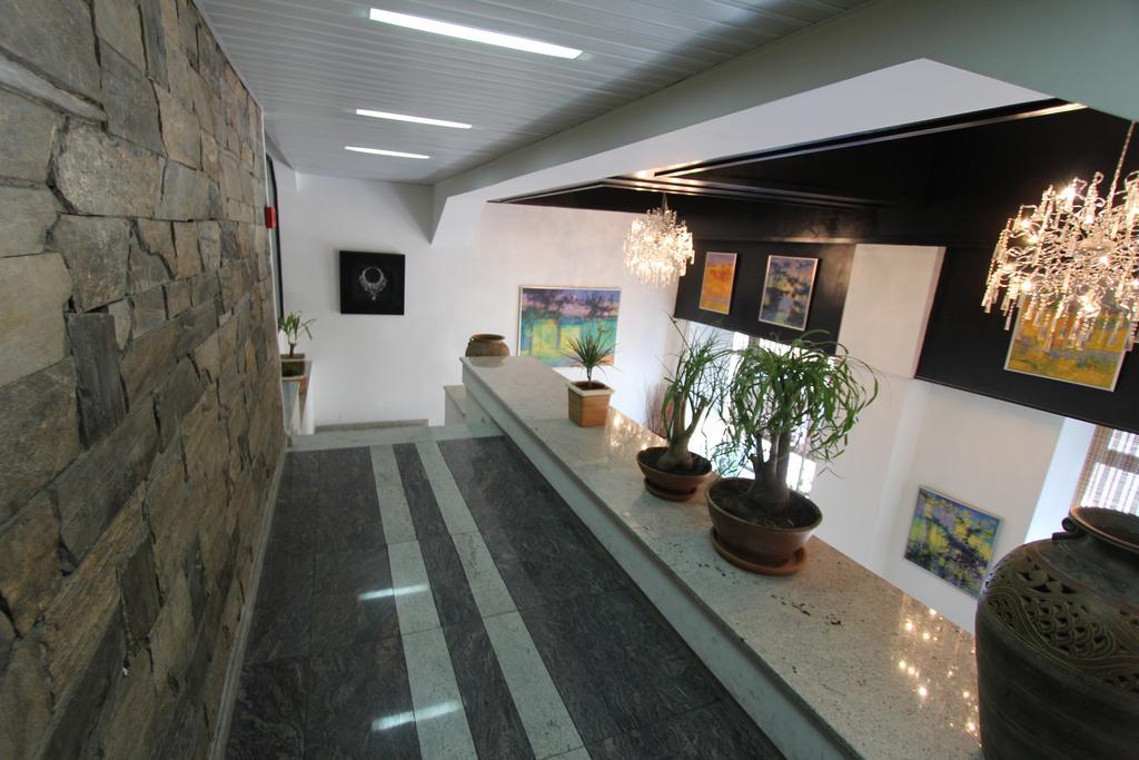 Vista Lobby Lirak Hotel