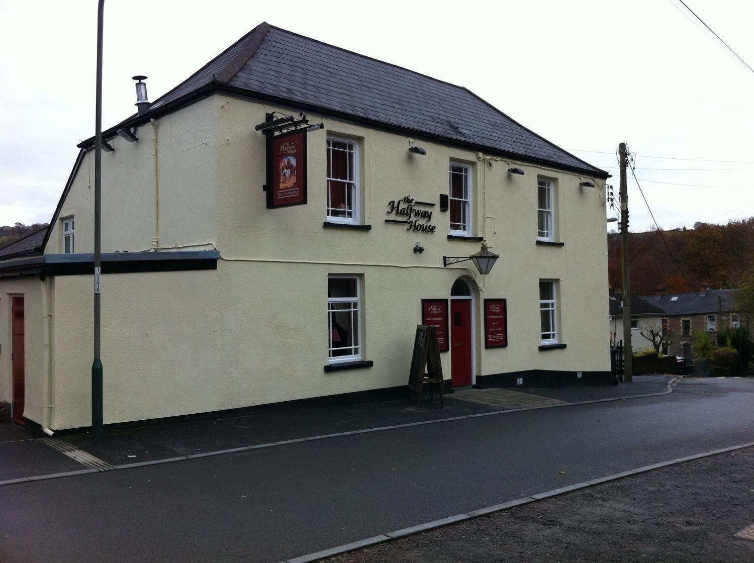 Vista Exterior Halfway House