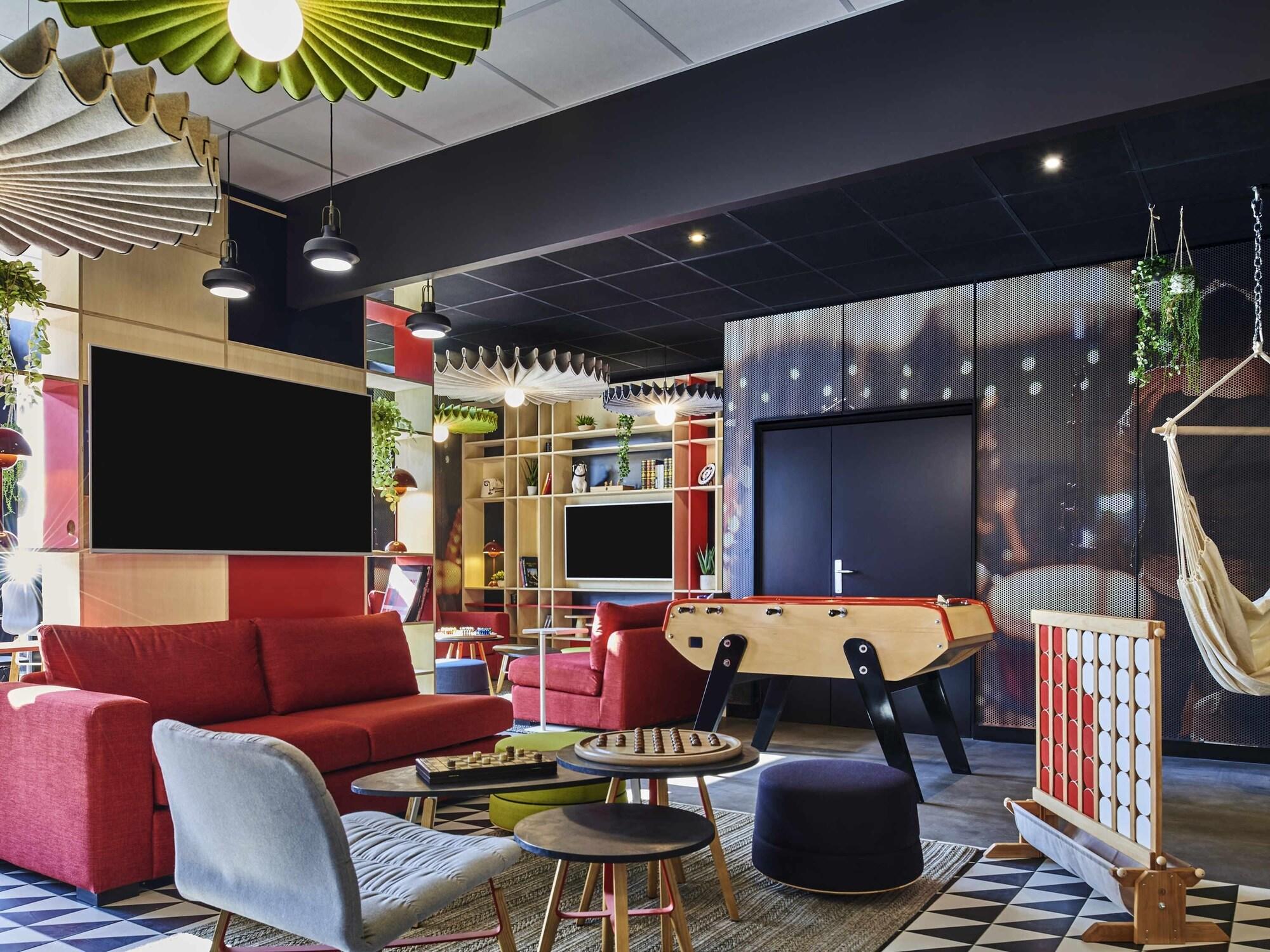 Varios ibis Clamart Paris Velizy