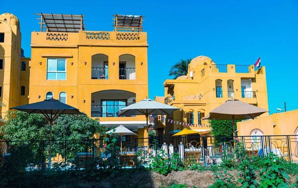 Jewel Howard Carter Hotel