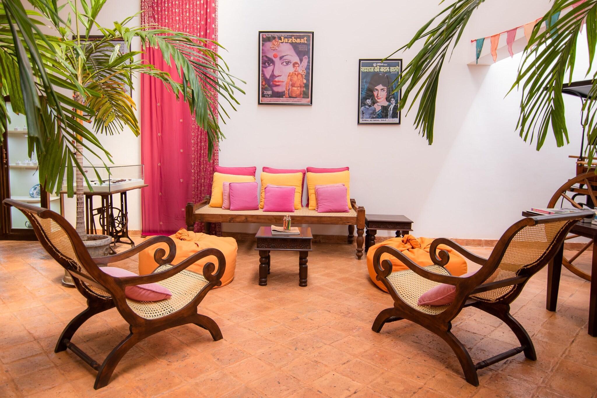 Vista Lobby Mango House