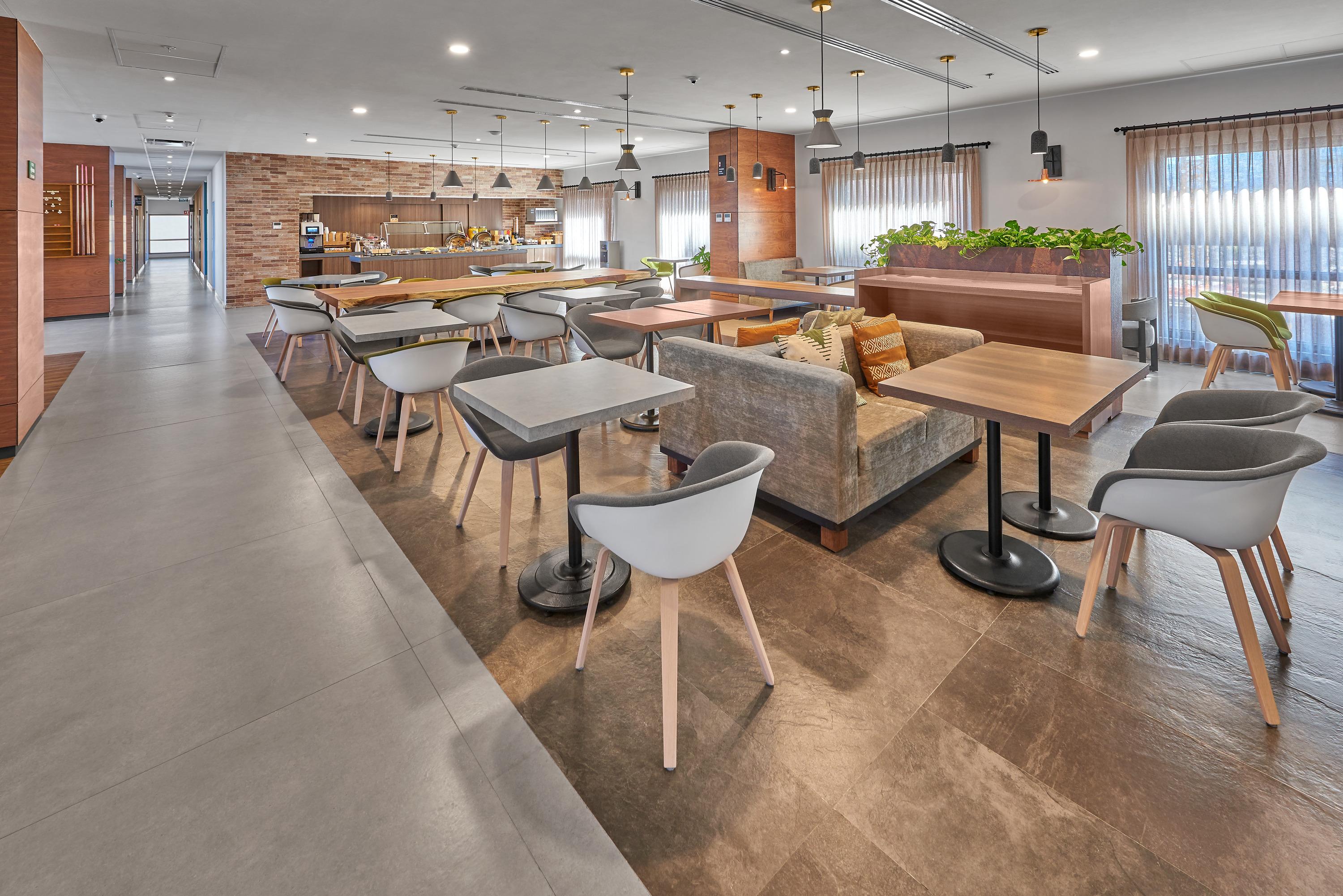 Restaurant City Express Plus by Marriott GDL Providencia