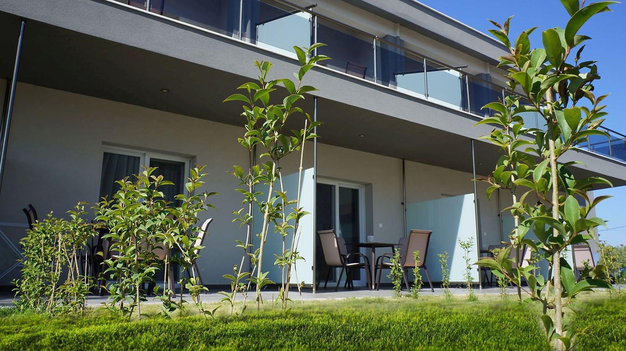 Vista Exterior Finikas Garden Beach Resort Nikiti