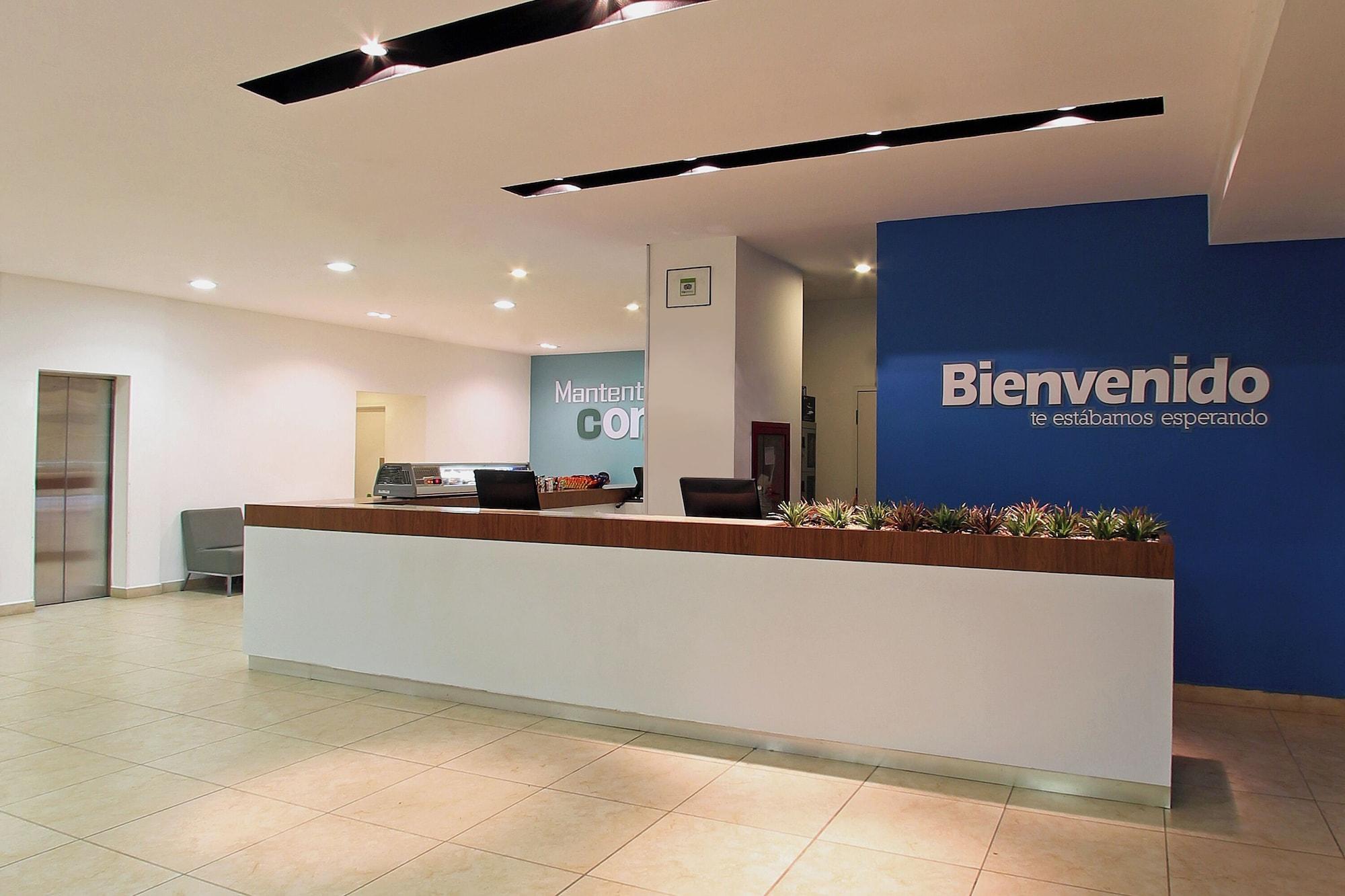 Vista Lobby One Querétaro Aeropuerto Hotel