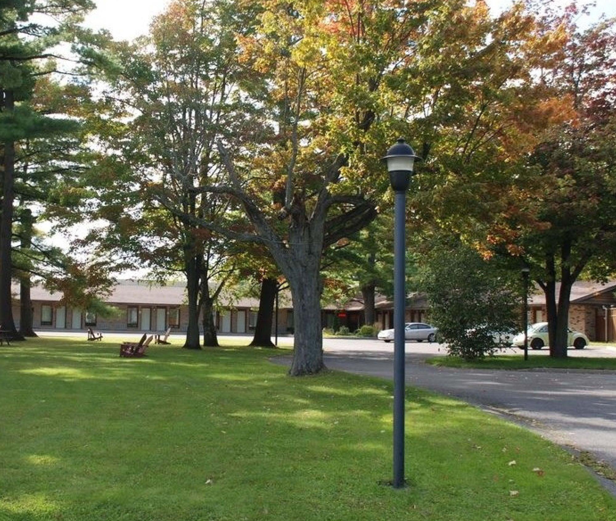 Varios Rideau Heights Inn