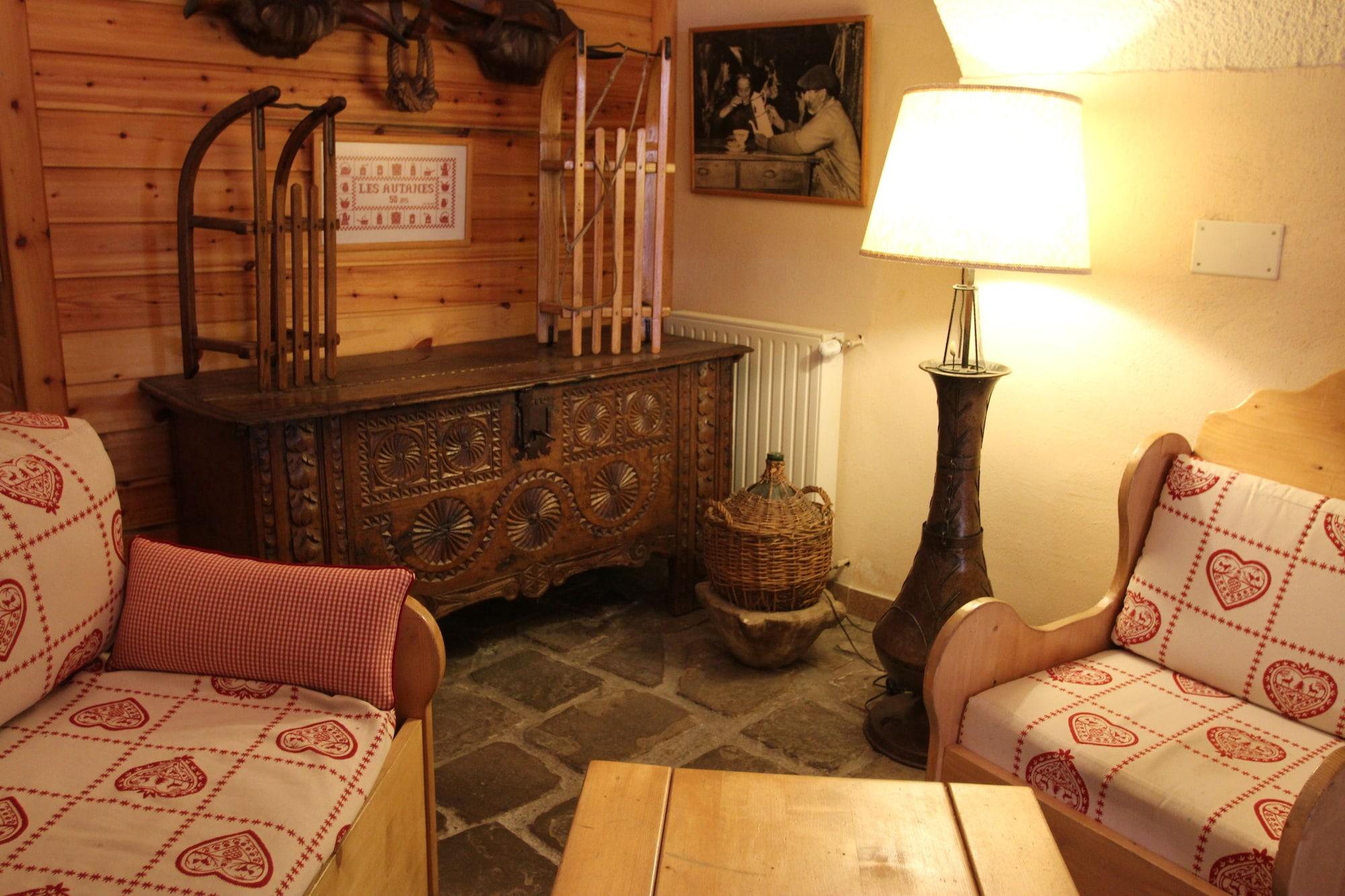 Vista Lobby Hotel Les Autanes