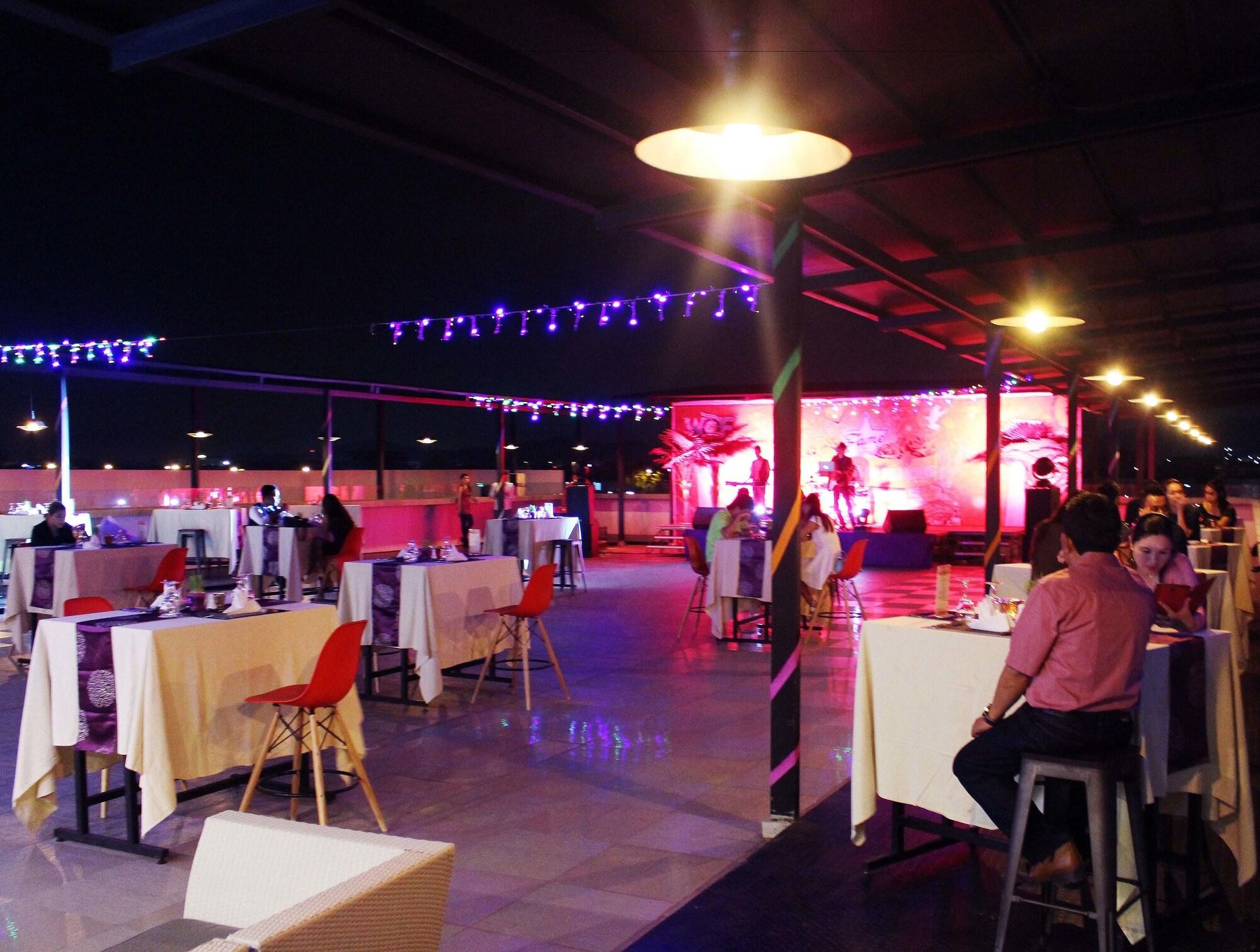 Bar/Salón OS Style Hotel Batu Aji Batam Powered by Archipelago