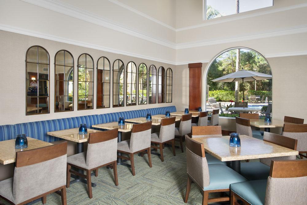 Vista do lobby Hawthorn Suites by Wyndham Naples Pine Ridge