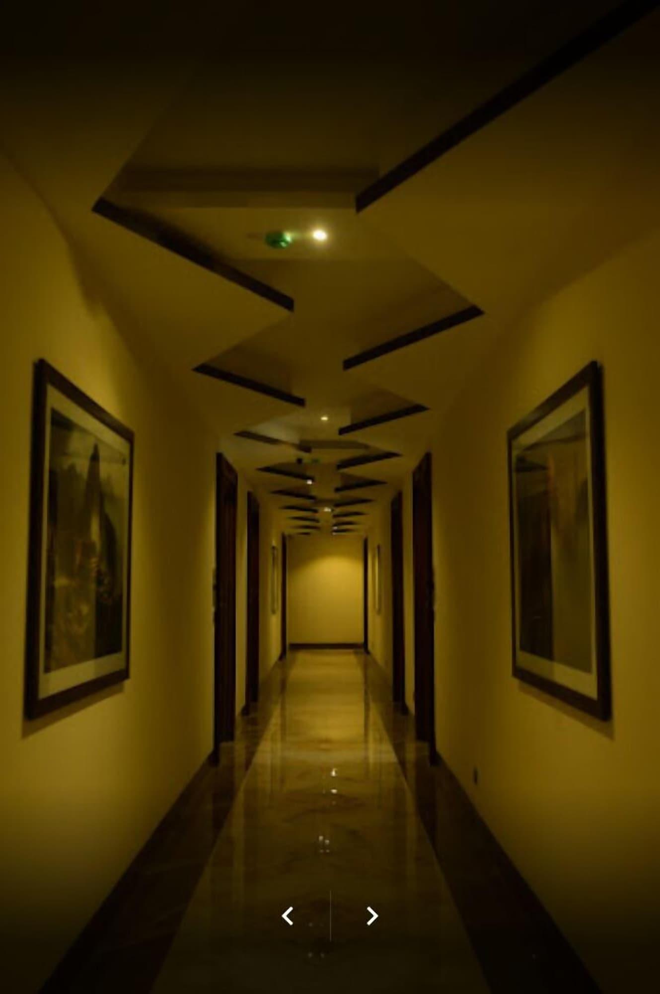 Vista Exterior LA GRANDE SUITE & BANQUET HALL