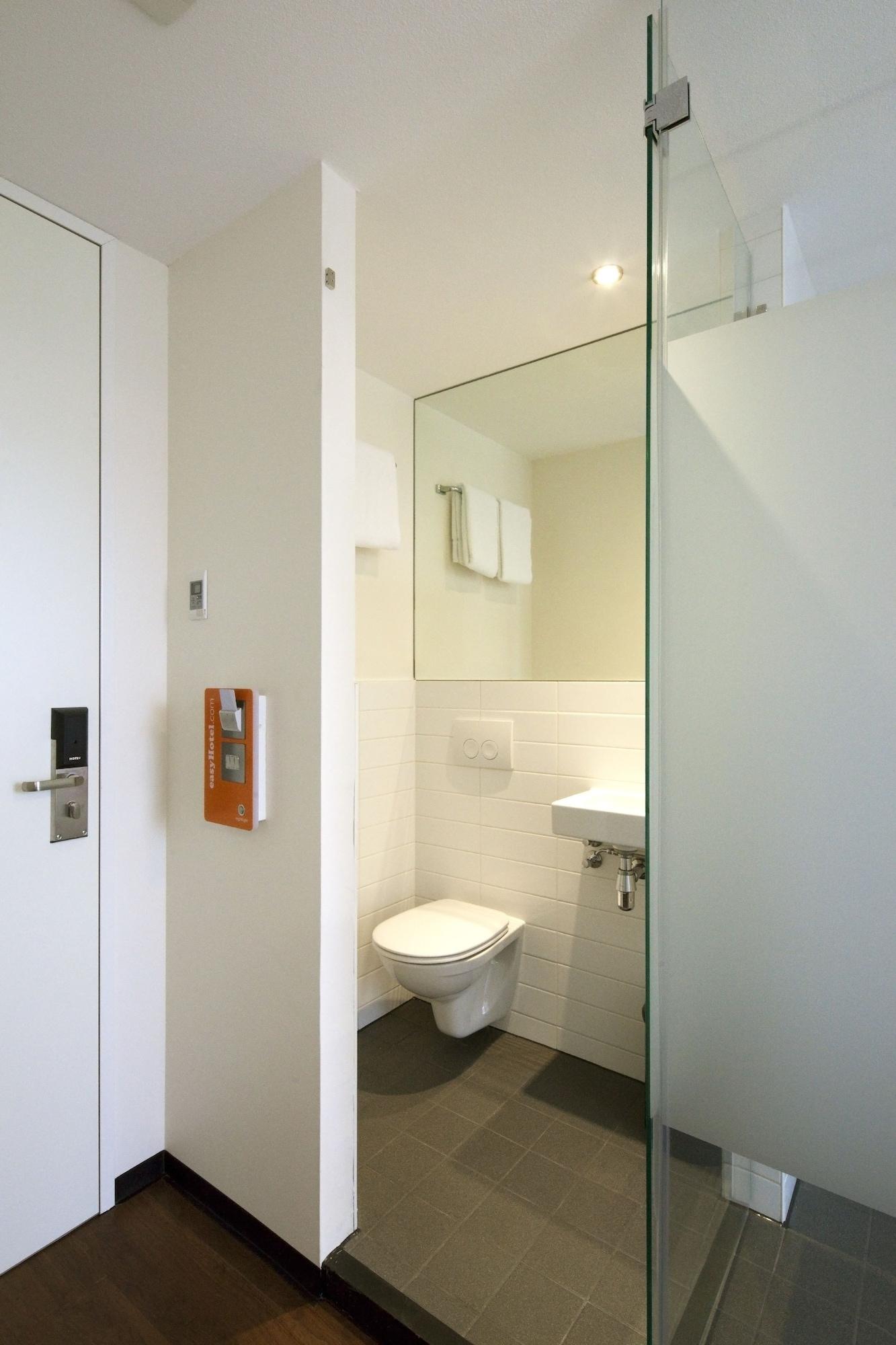 Equipamiento de Habitación easyHotel Amsterdam City Centre South