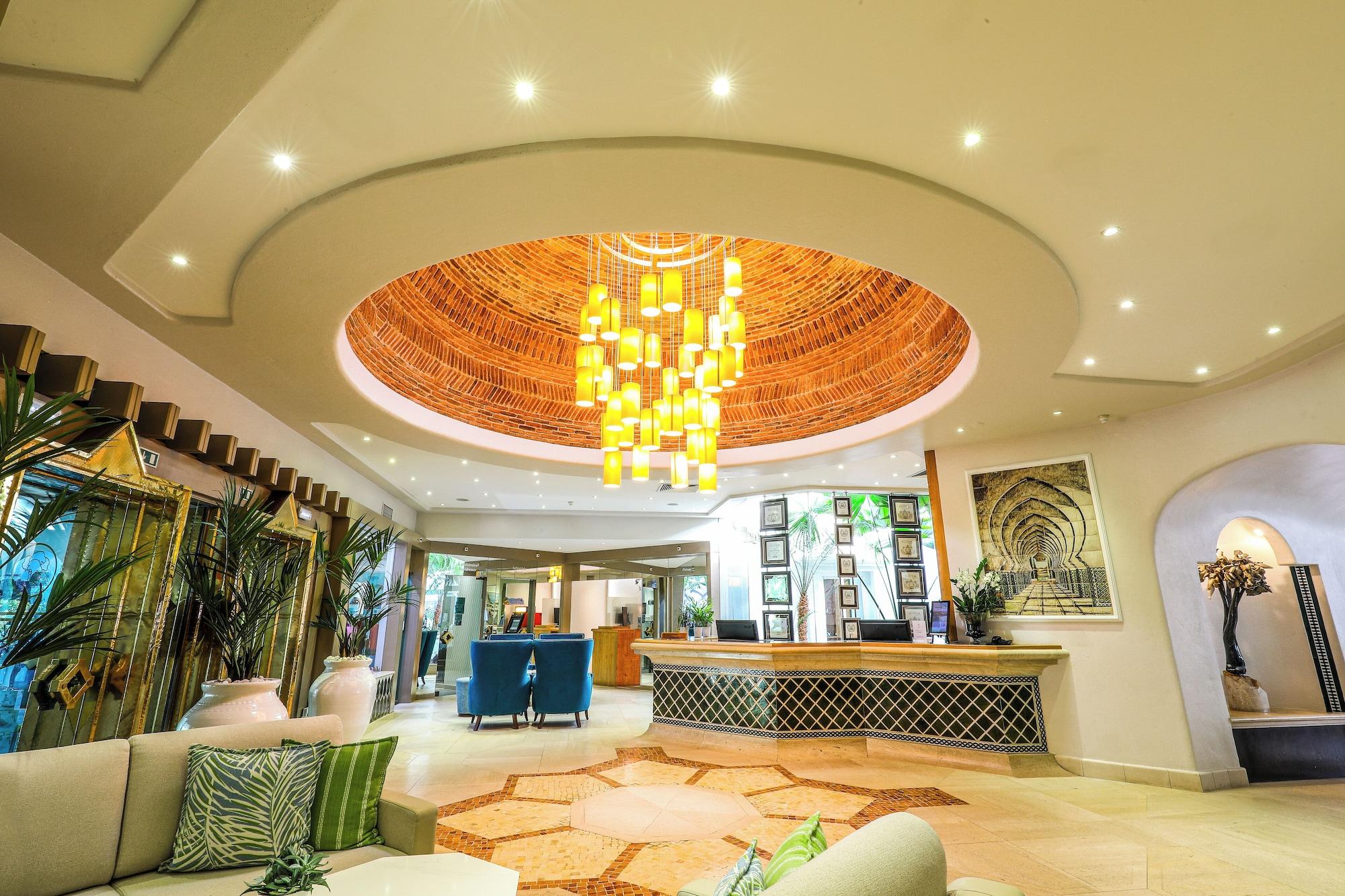Vista Lobby Four Seasons Country Club