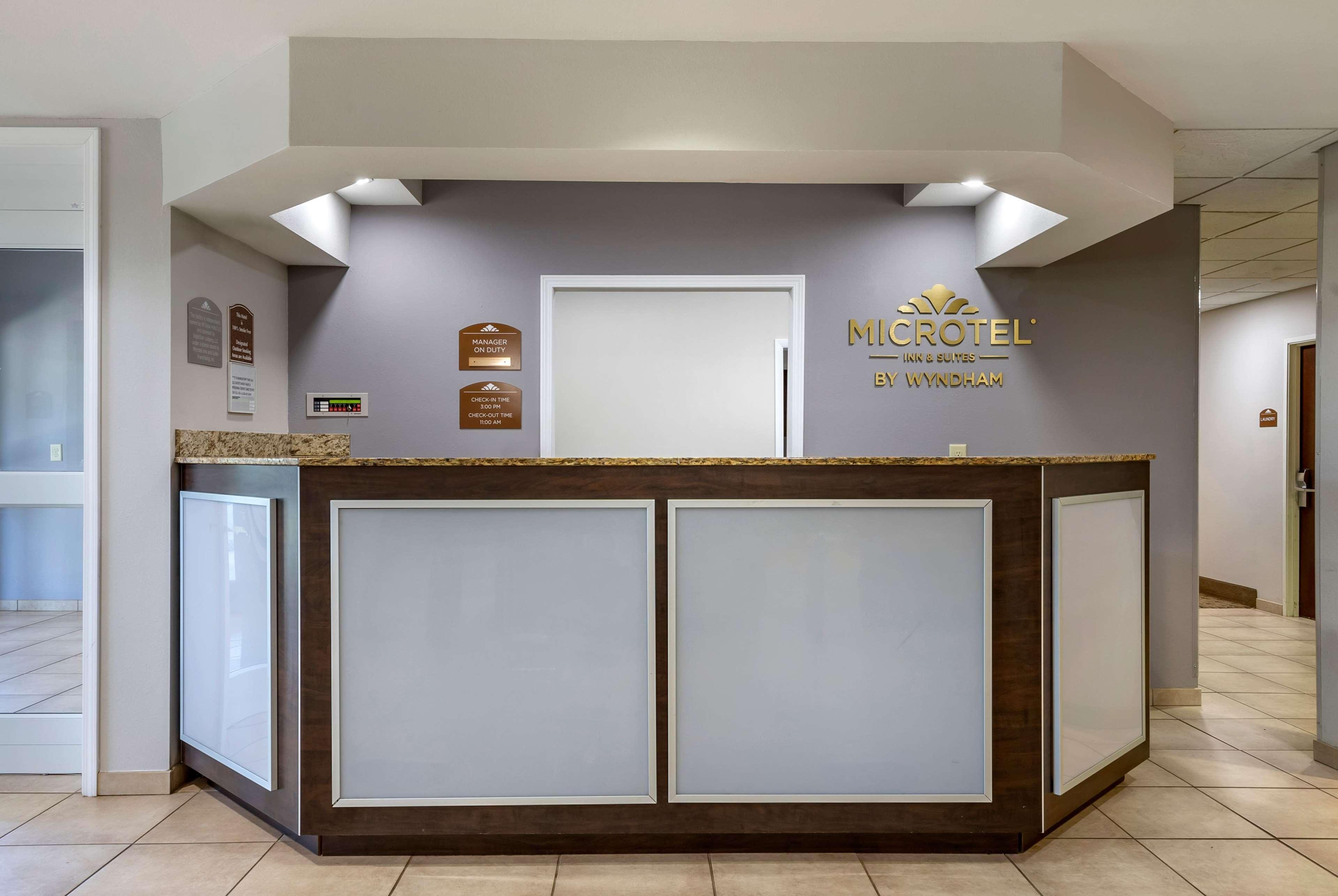 Vista Lobby Microtel Inn & Suites By Wyndham Sylva Dillsboro