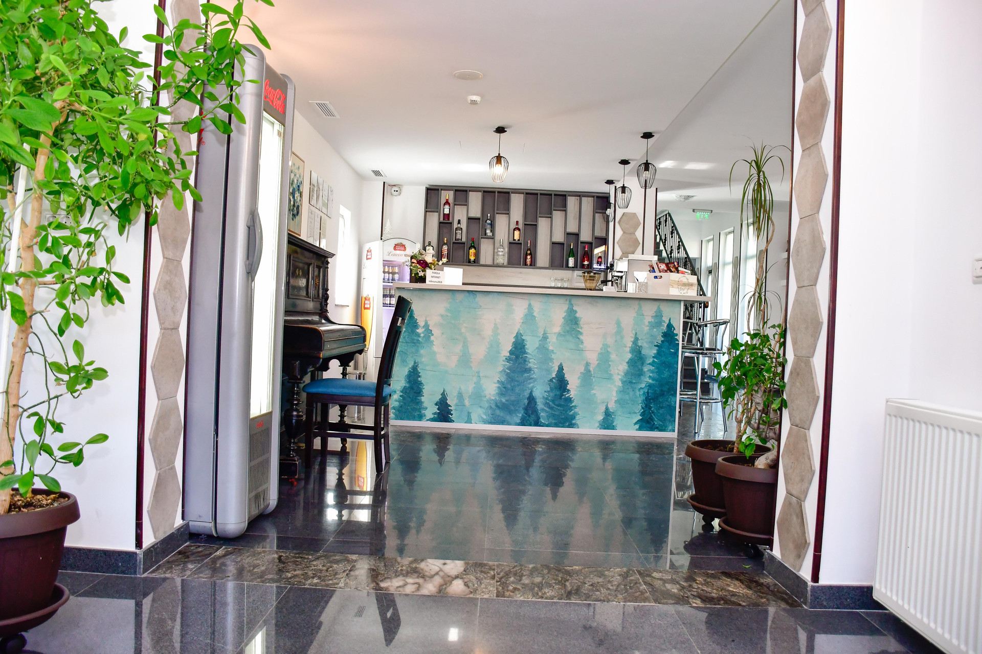 Vista Lobby Hilltop