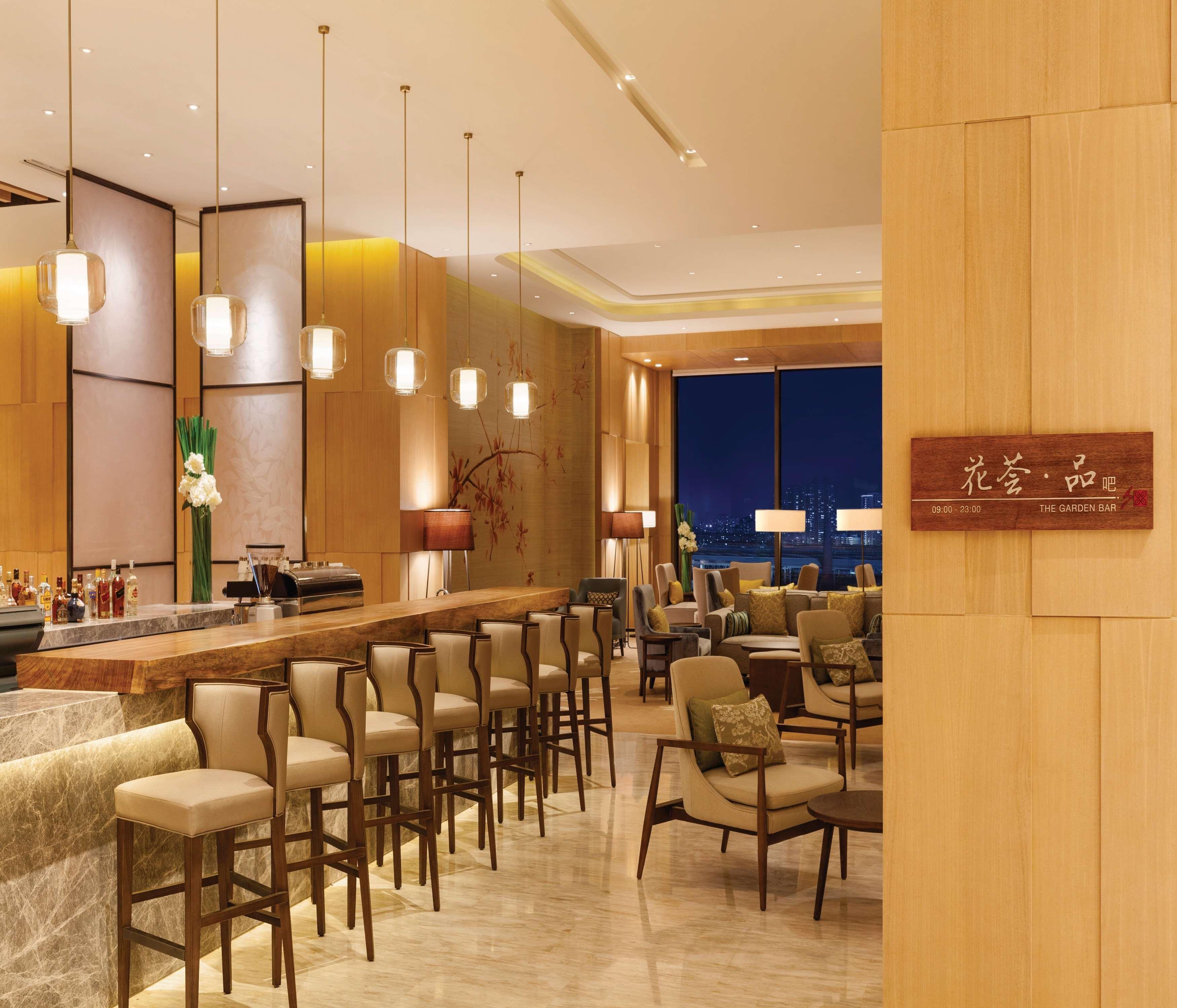 Bar/Salón Hilton Garden Inn Dandong