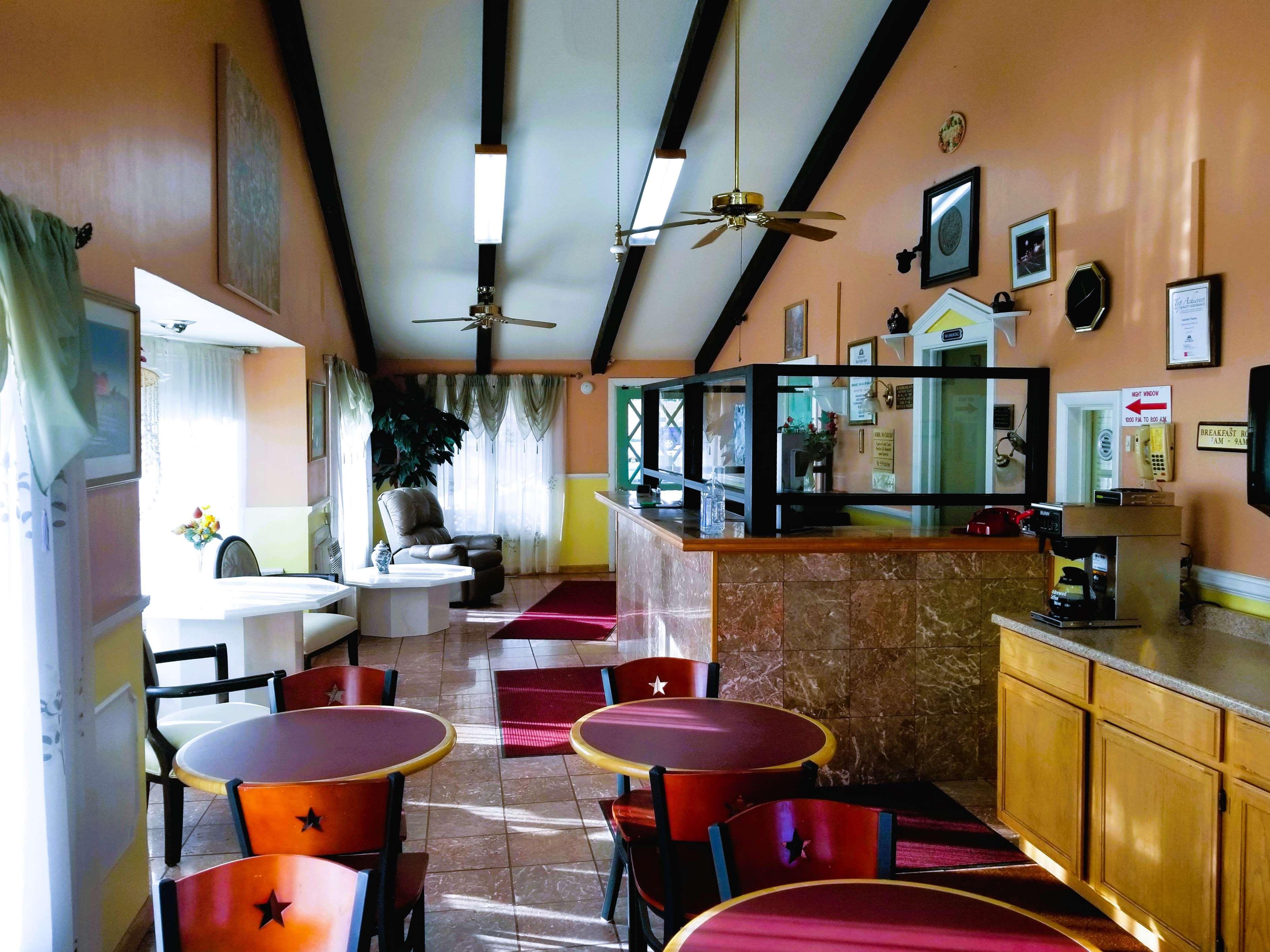 Vista Lobby Americas Best Value Inn Arkansas City