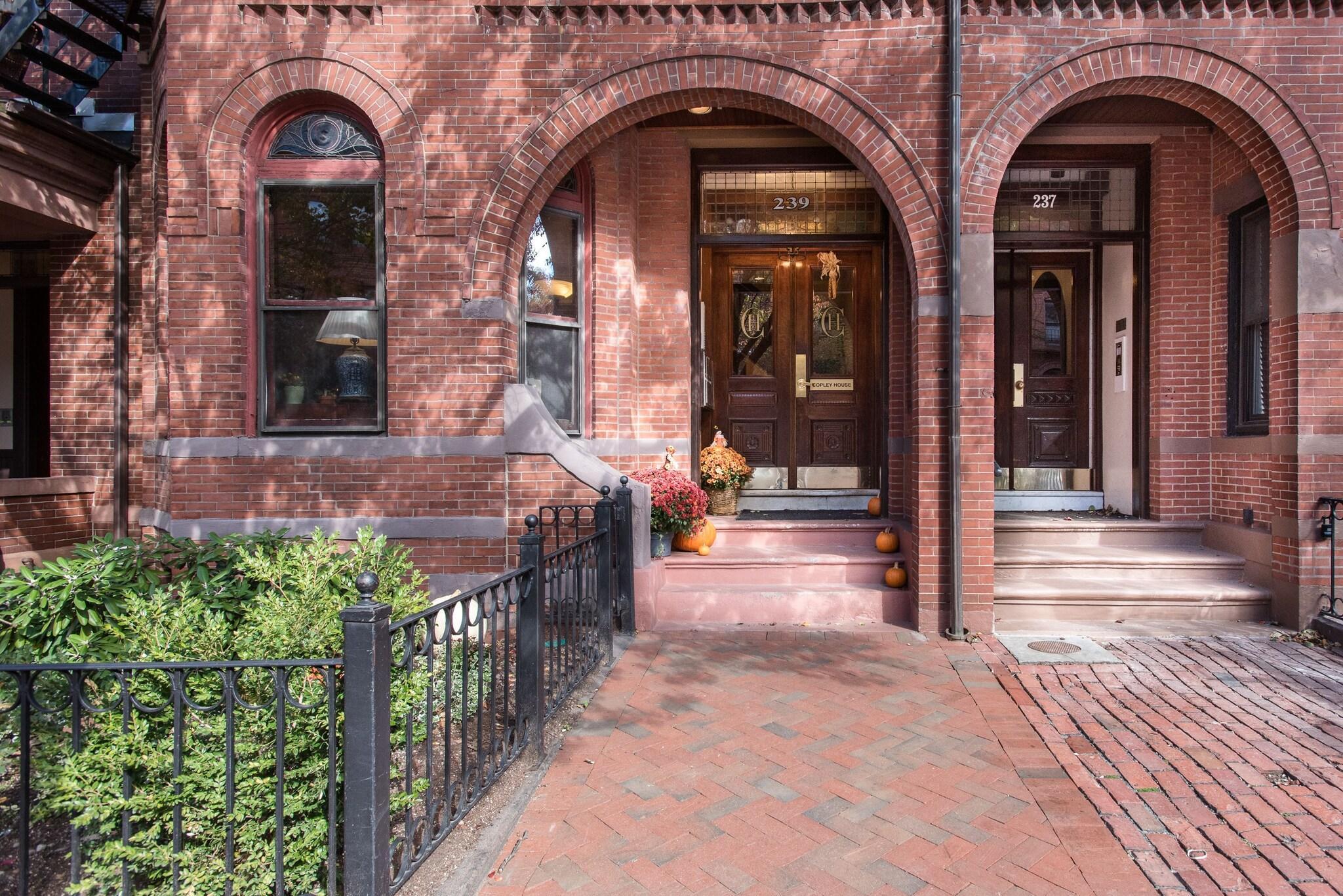 Vista Exterior Copley House