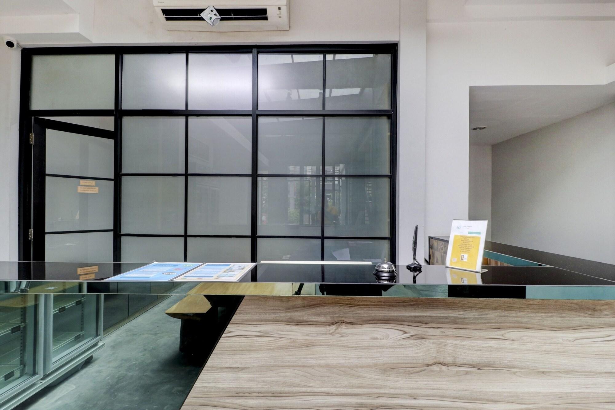 Vista Lobby Collection O Cihampelas Near Ciwalk Formerly I Sleep Hotel