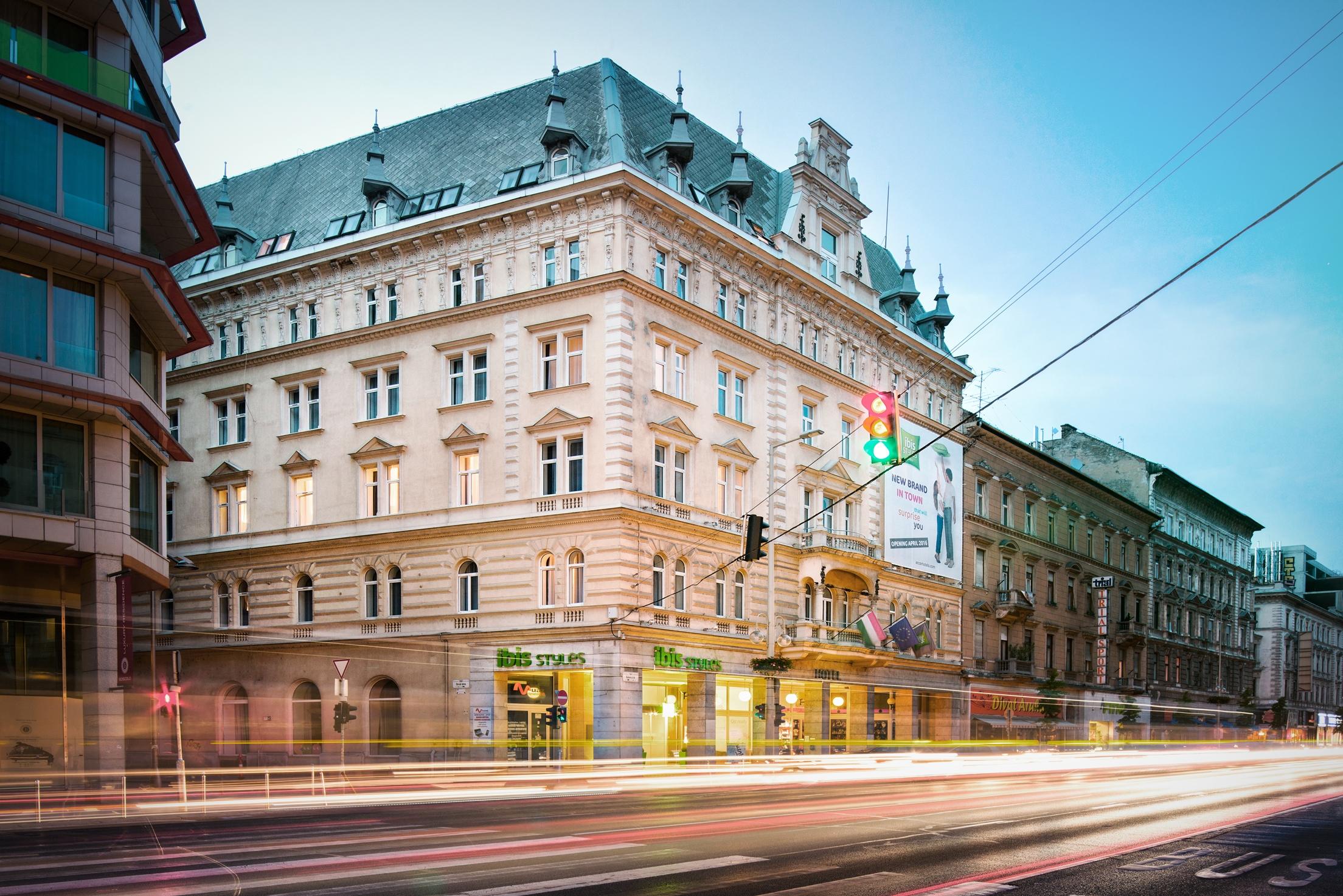 Vista Exterior Ibis Styles Budapest Center