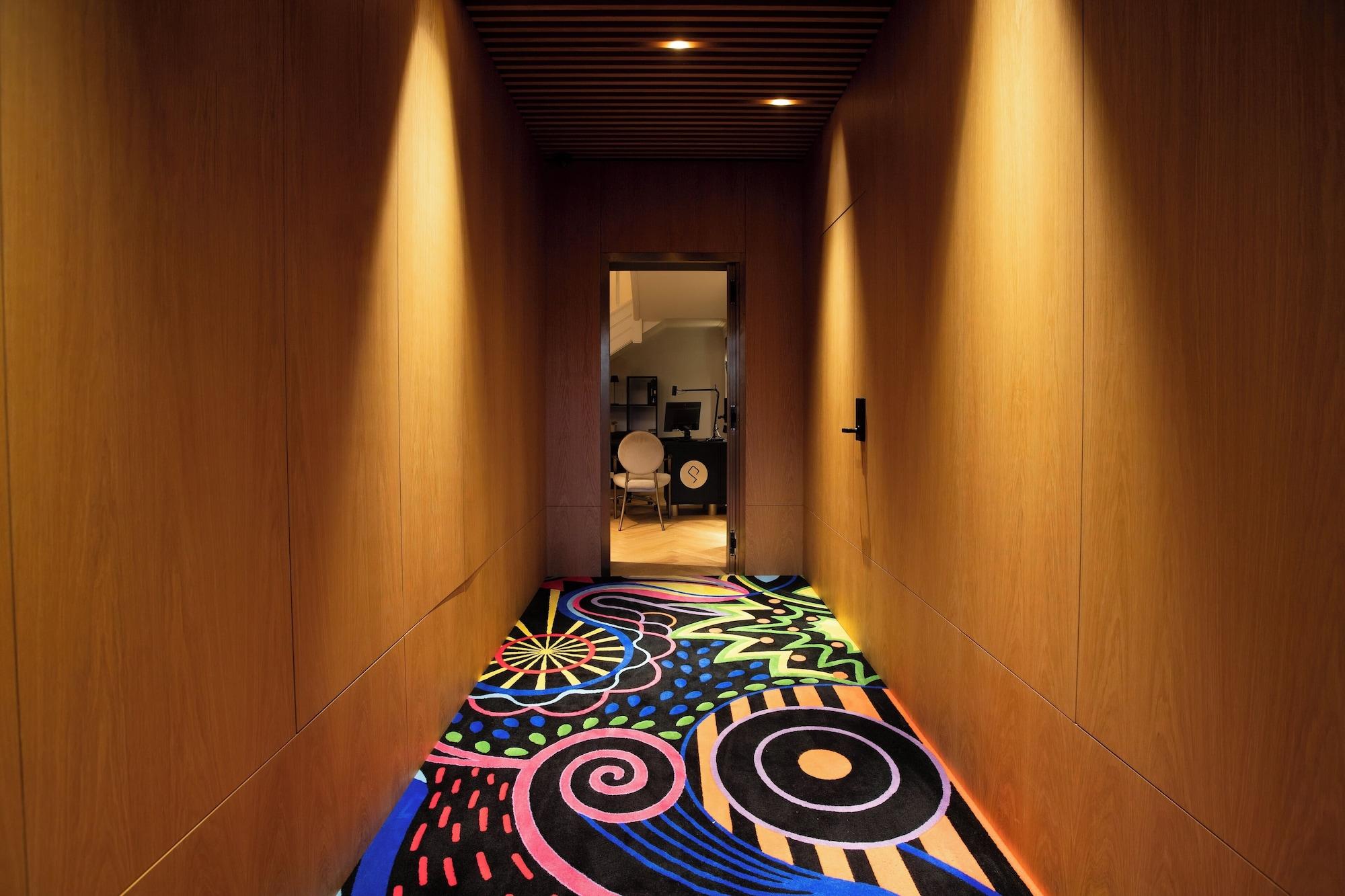 Vista Lobby Palatial Suites