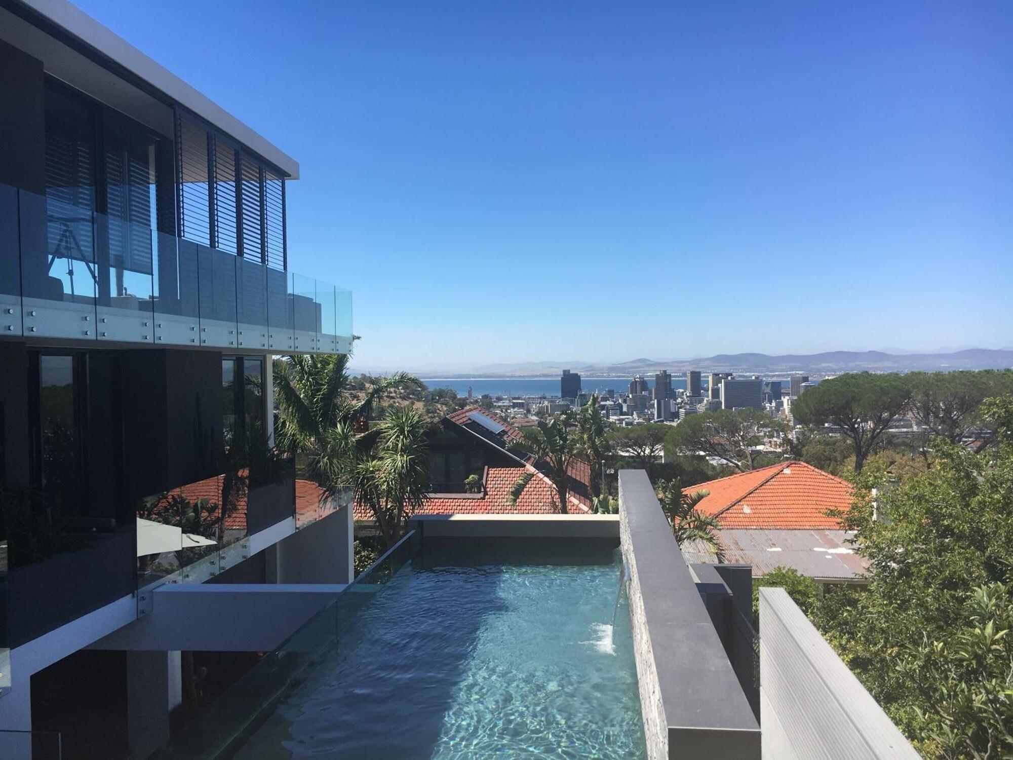 Vista Piscina Bayview Guest House