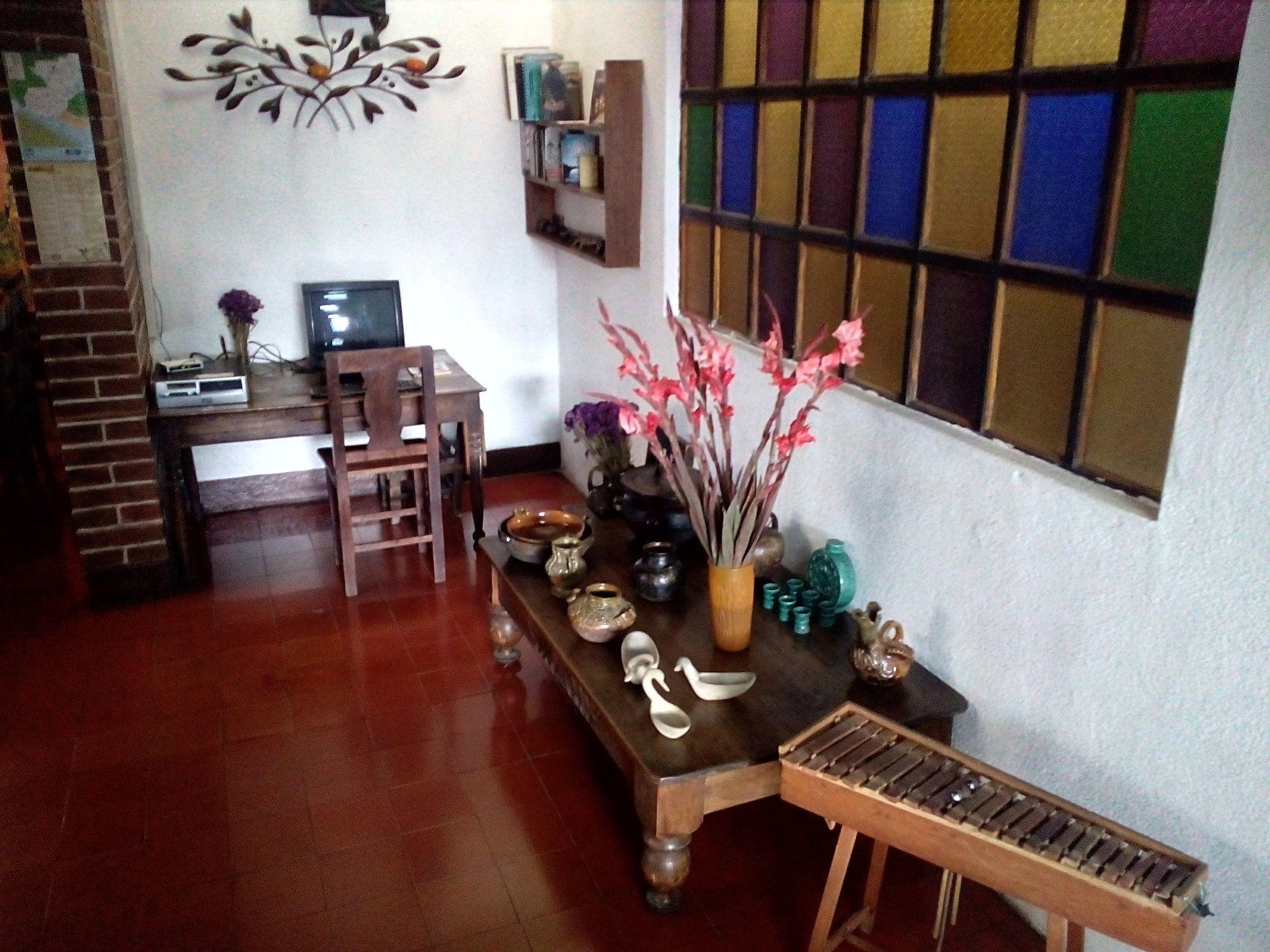 Hotel Hostel y Restaurante Casa Jacaranda