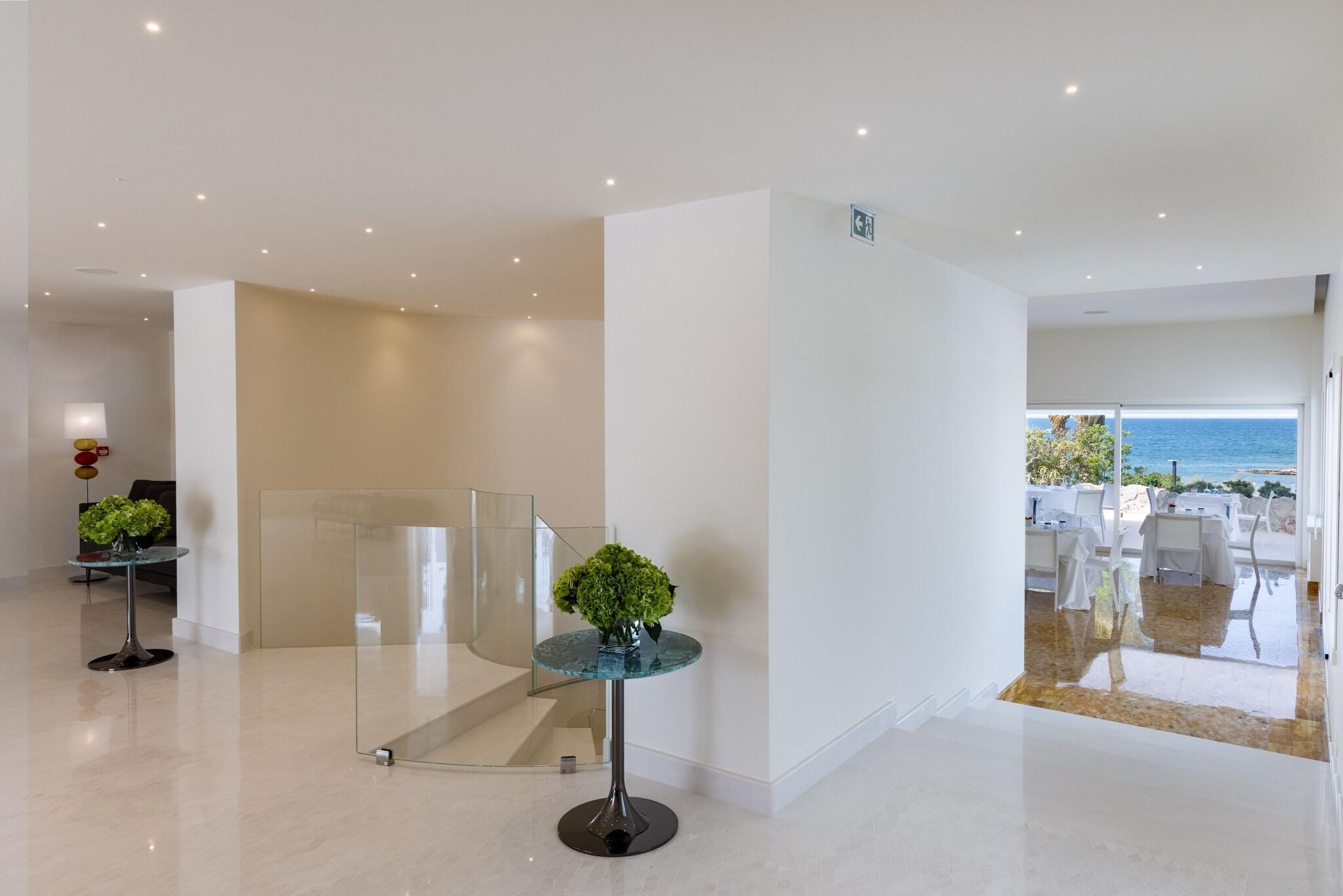 Vista Lobby Grotta Palazzese Beach Hotel