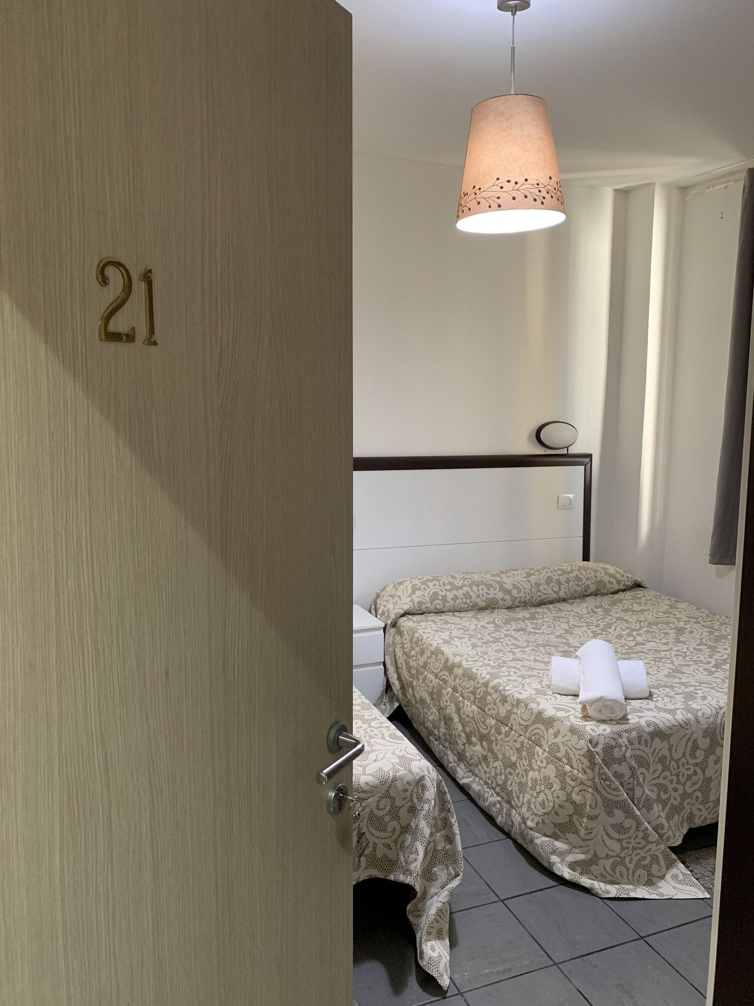 Varios Lion University & Youth Hostel Milano