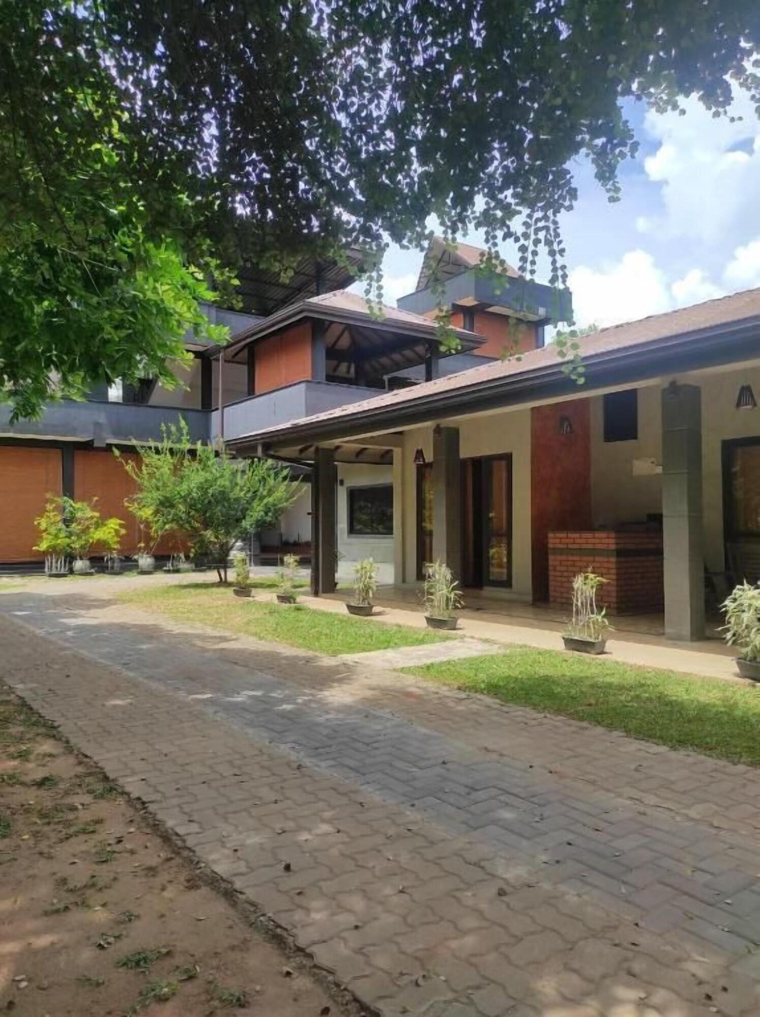 Vista Exterior Hotel Noble Sight