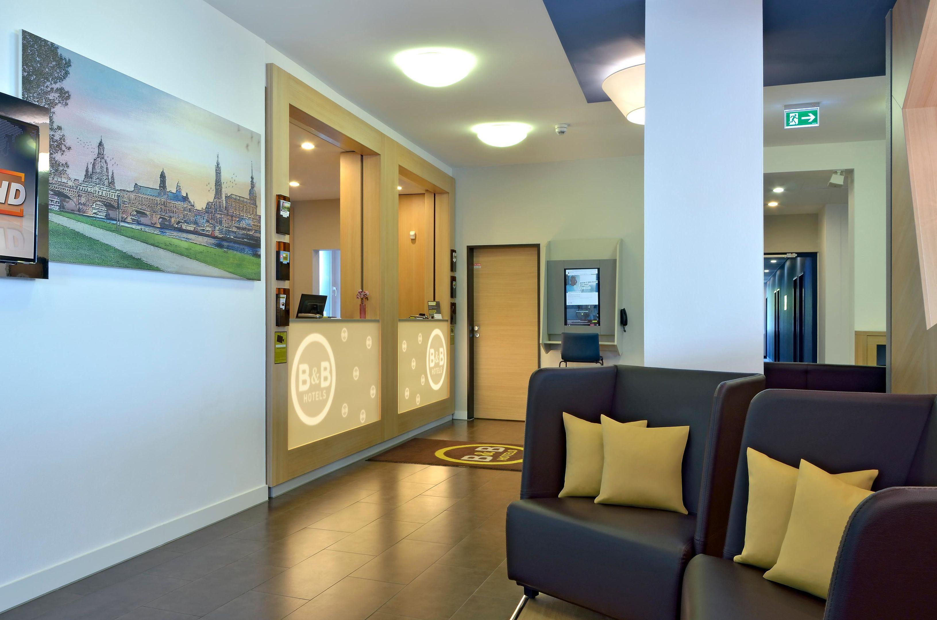Vista Lobby B&B HOTEL Dresden-Messe