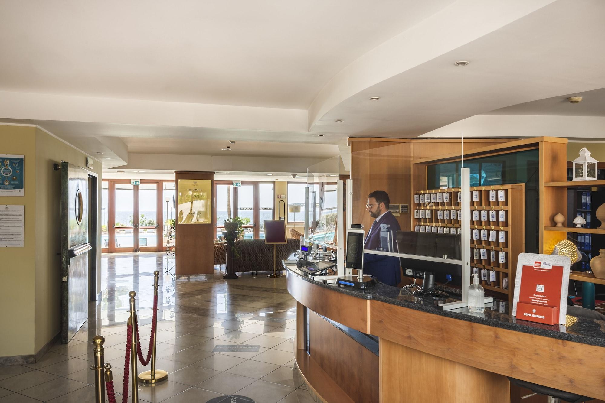 Vista Lobby Hotel Ara Solis