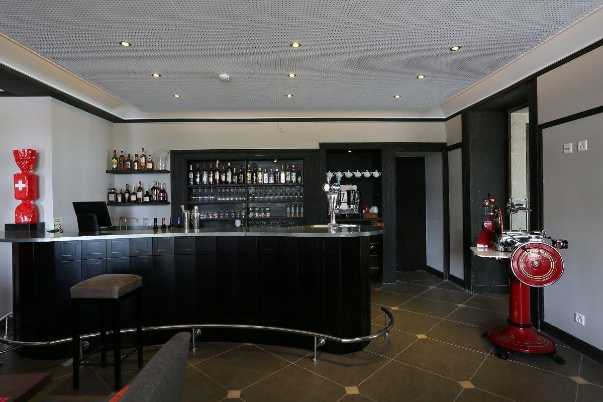 Bar/Salón Chez Maman