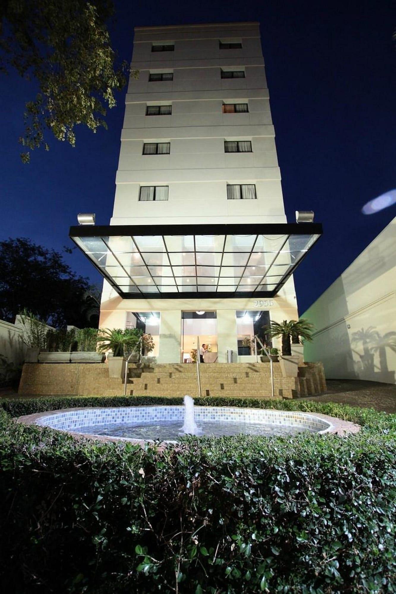 Vista Exterior Oasis Tower Hotel