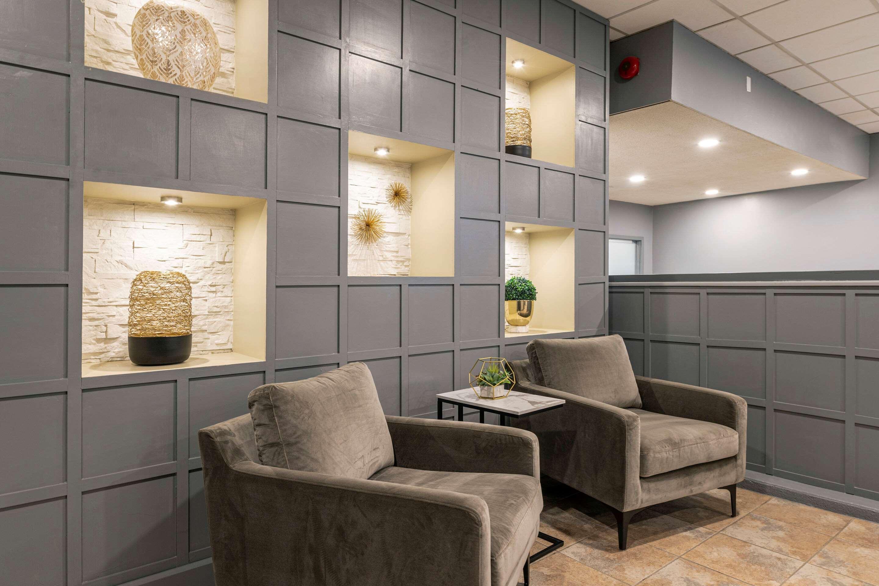 Vista Lobby Quality Inn & Conference Centre Kingston Central