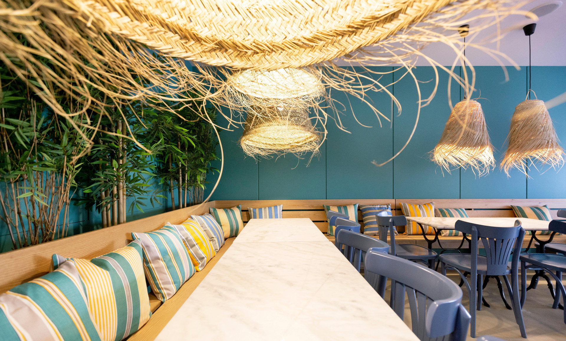 Bar/Salón Yomo Hostal BCN Port