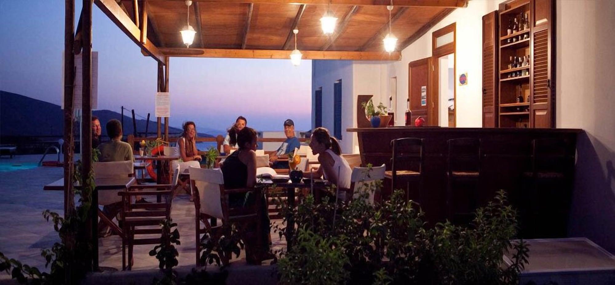 Bar/Salón Amorgion Village