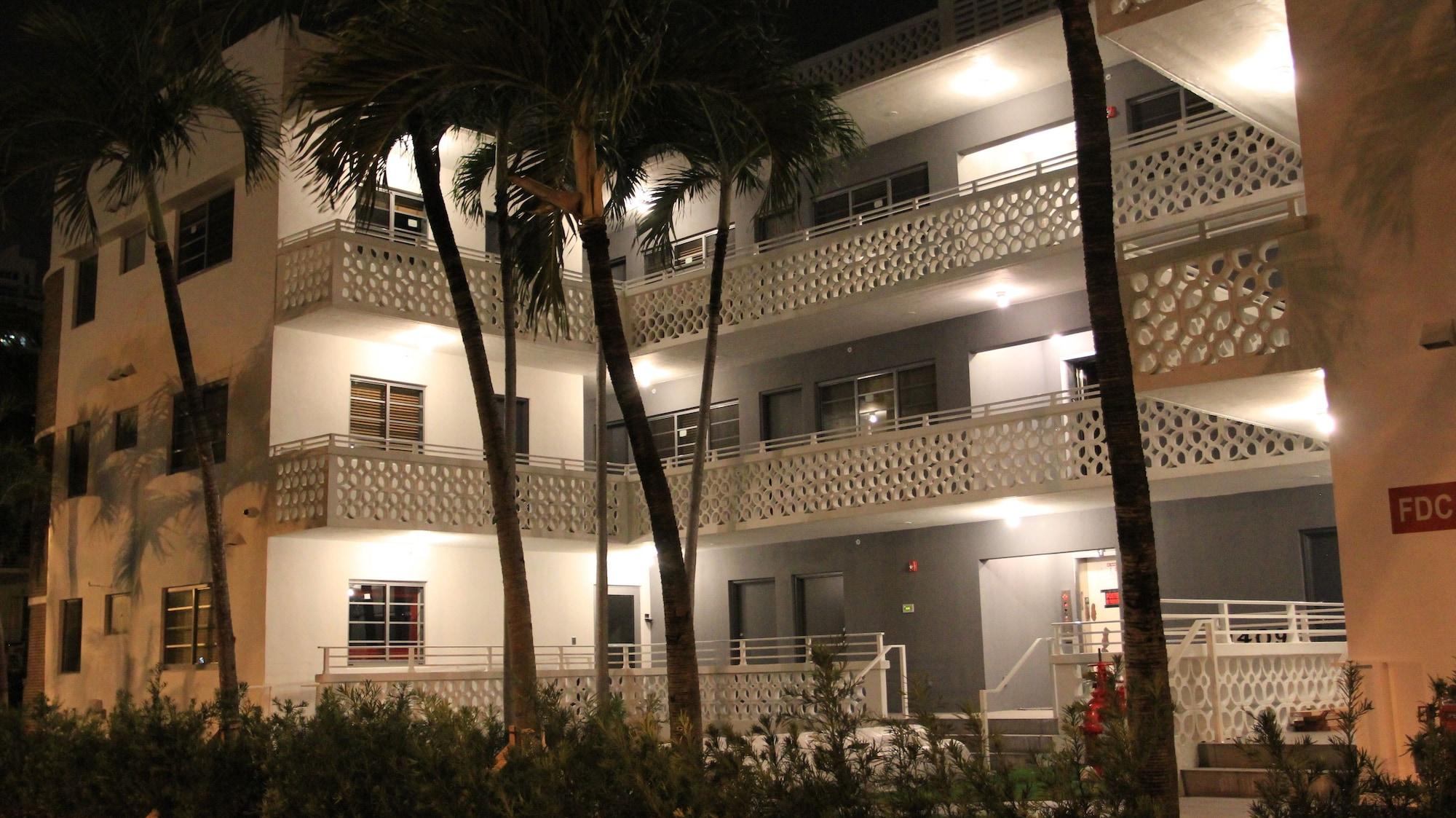Vista Exterior Hôtel Gaythering - Gay Hotel - All Adults Welcome