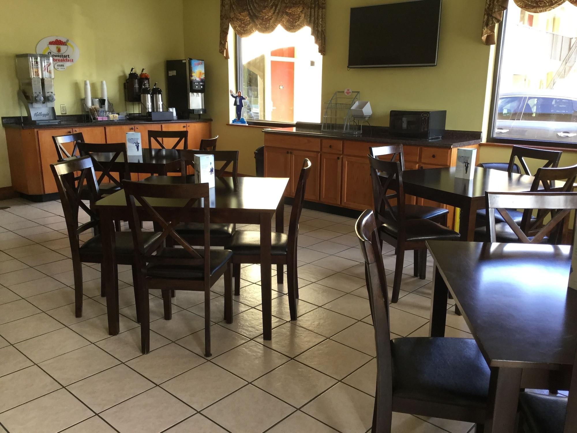 Restaurant Super 8 by Wyndham Walterboro