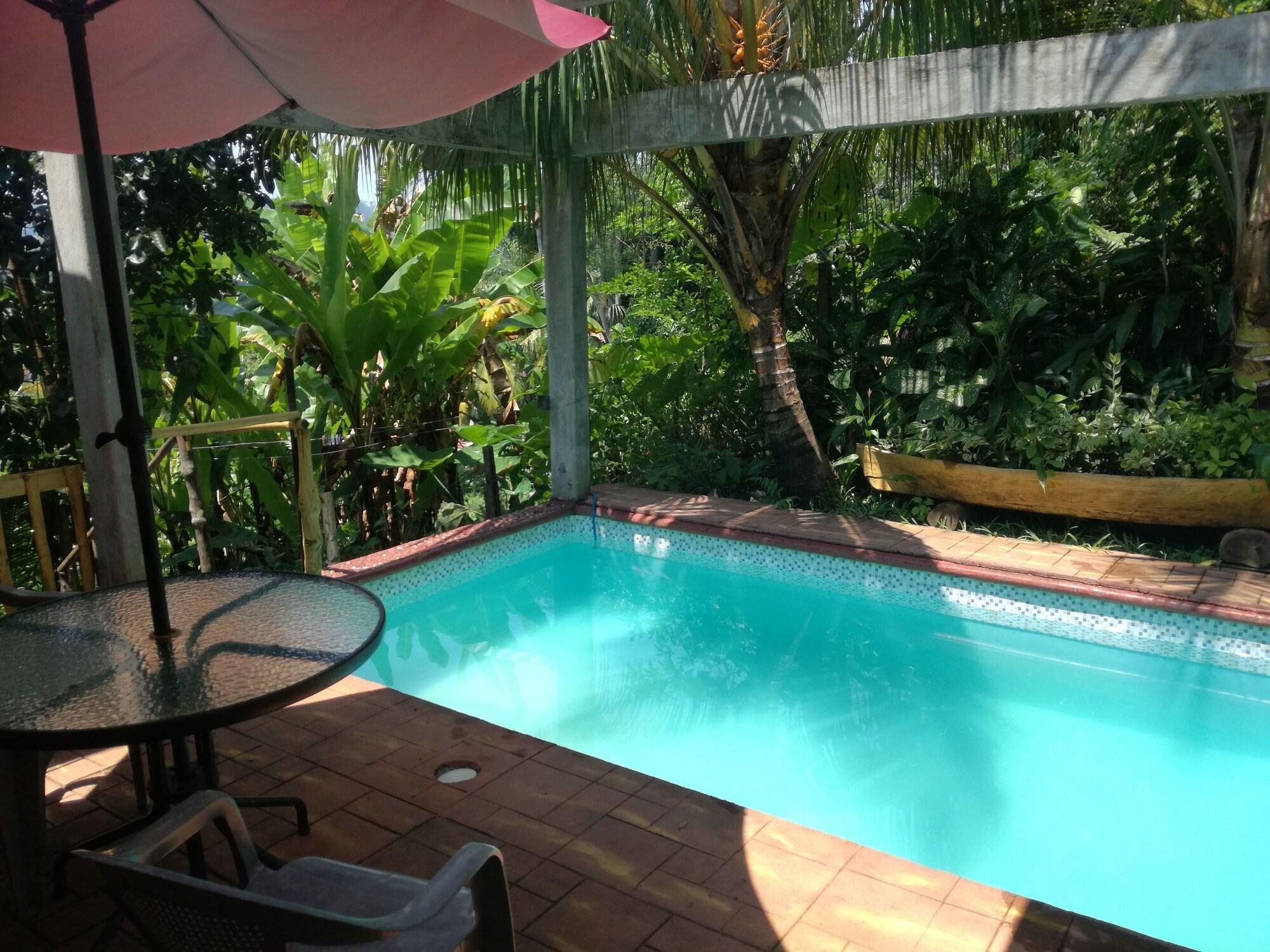 Vista Piscina Hotel y Restaurante Casa Escondida