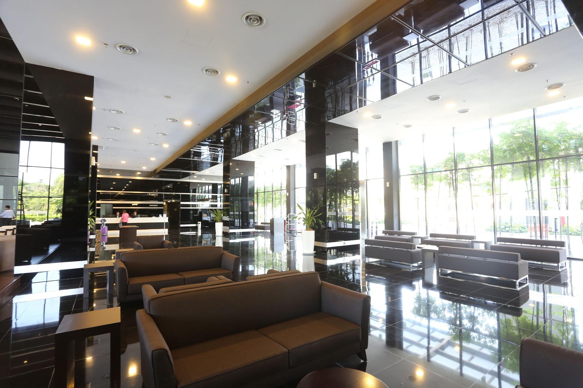 Vista Lobby e.City Hotel at OneCity