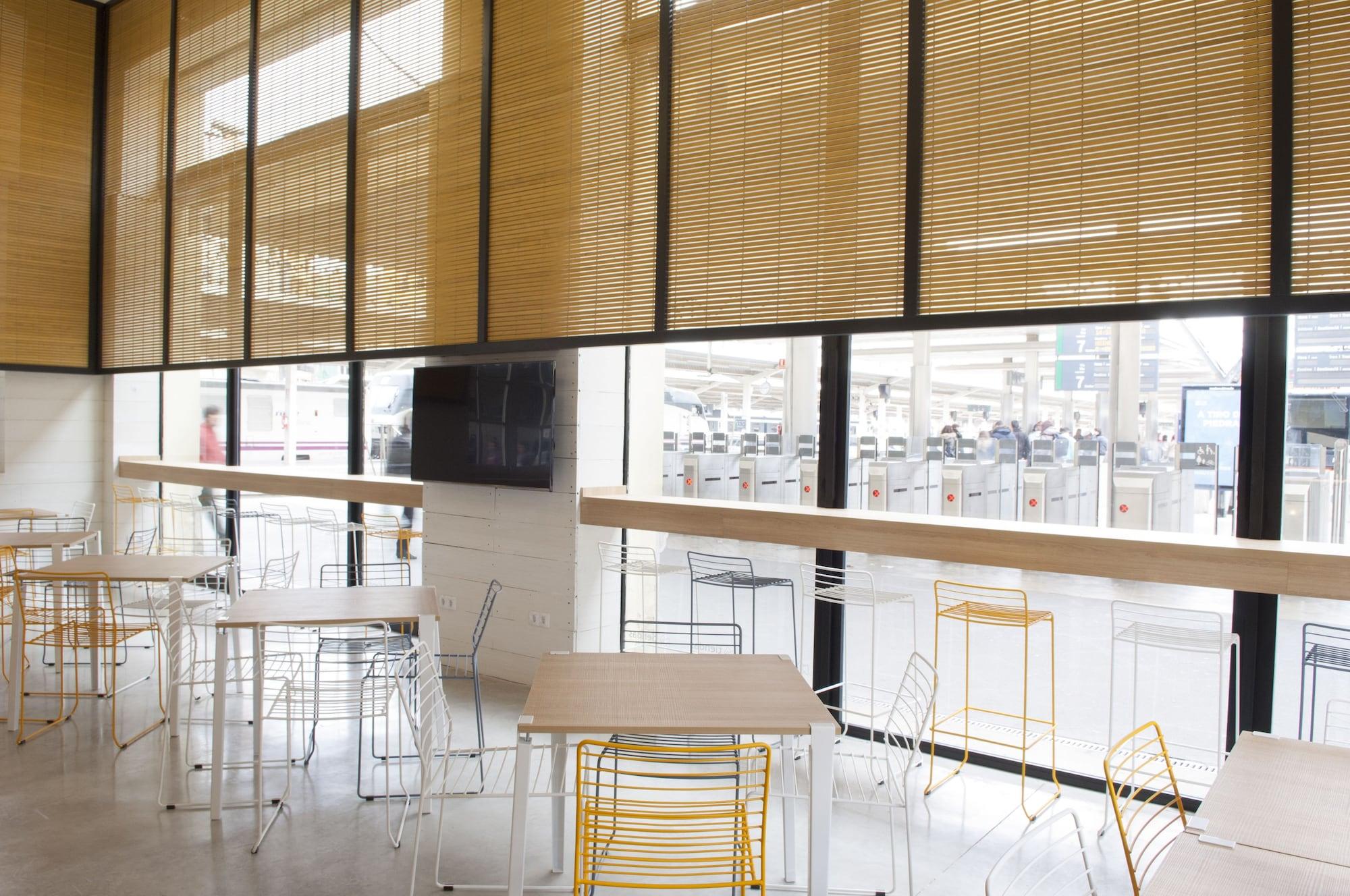 Varios Up Station Hostel
