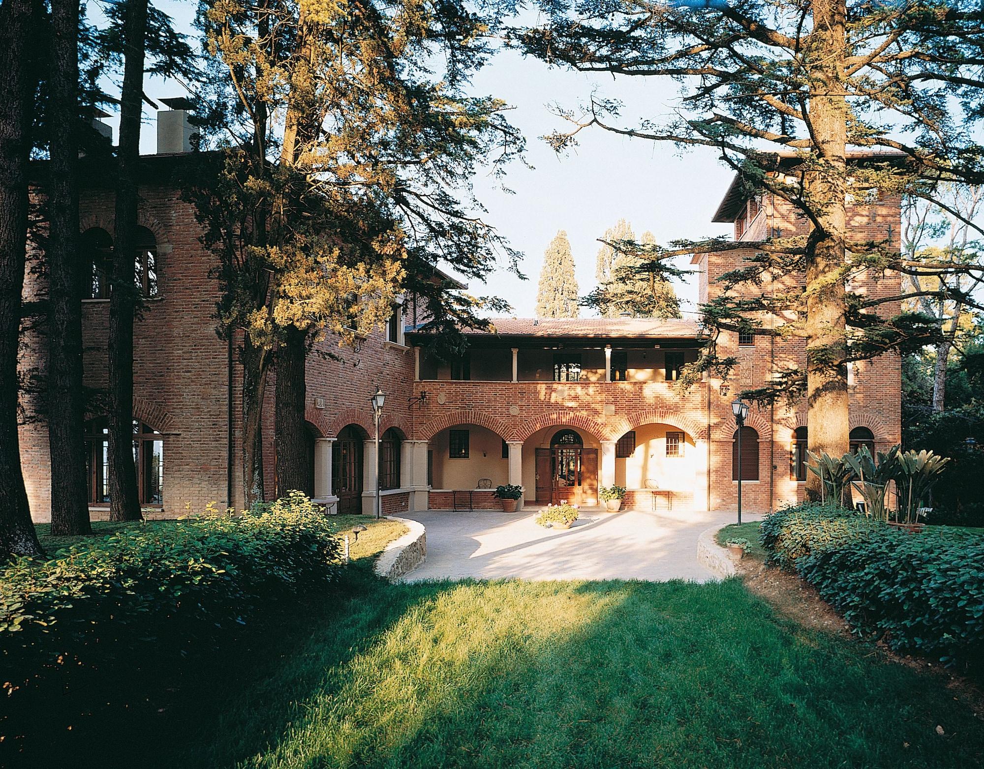 Vista Exterior Villa Pambuffetti