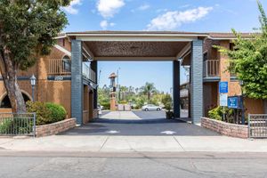 Alojamiento - Rodeway Inn Escondido Downtown