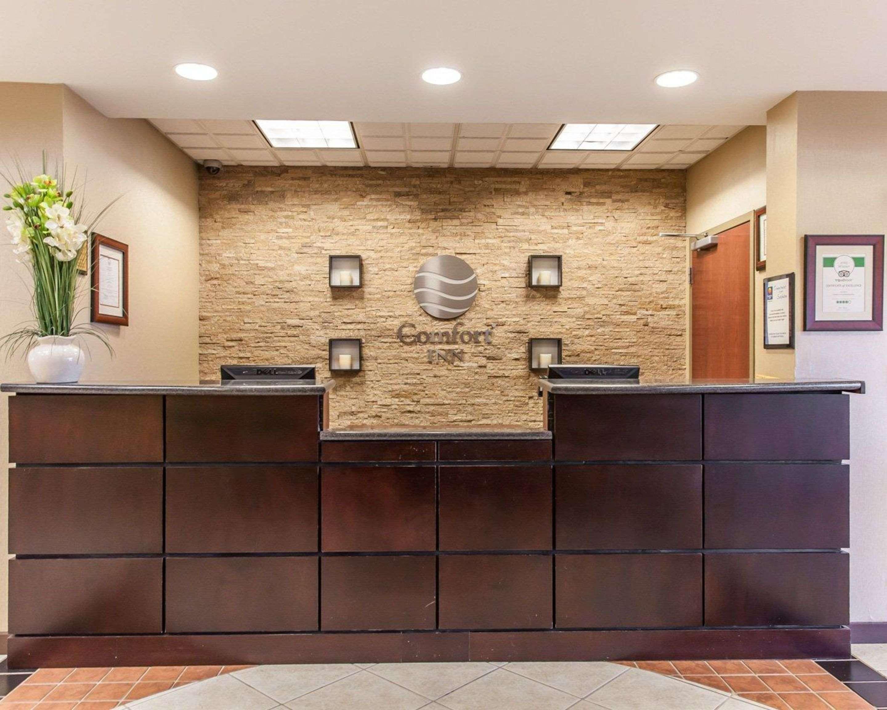 Vista Lobby Comfort Inn Near Quantico Main Gate North