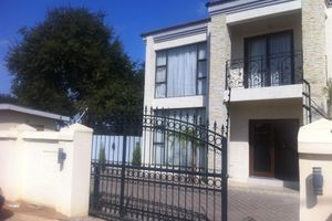 Alojamiento - First Avenue Guest House