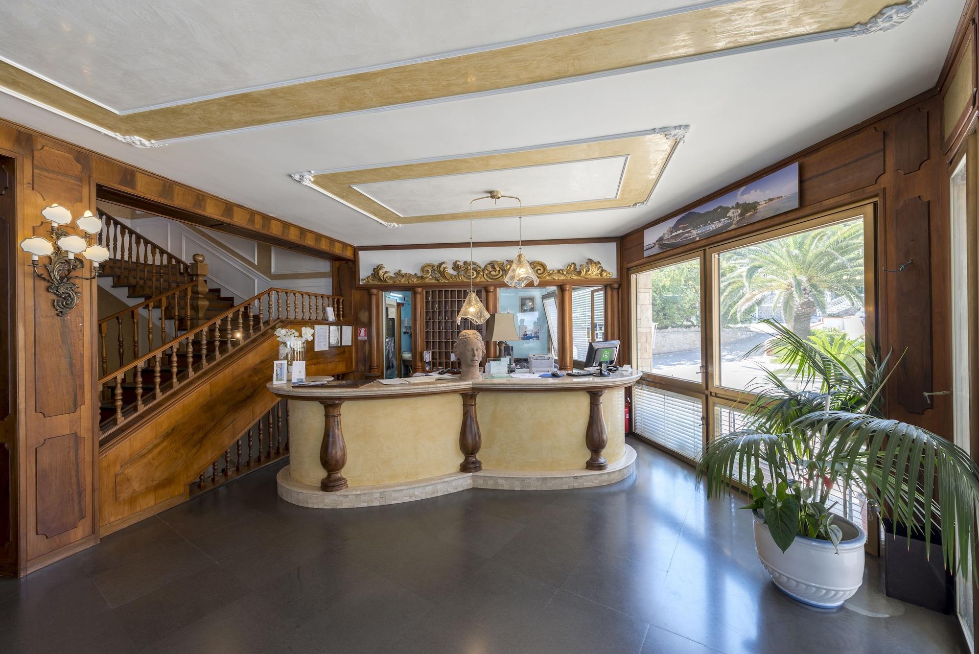 Vista Lobby Hotel Maga Circe