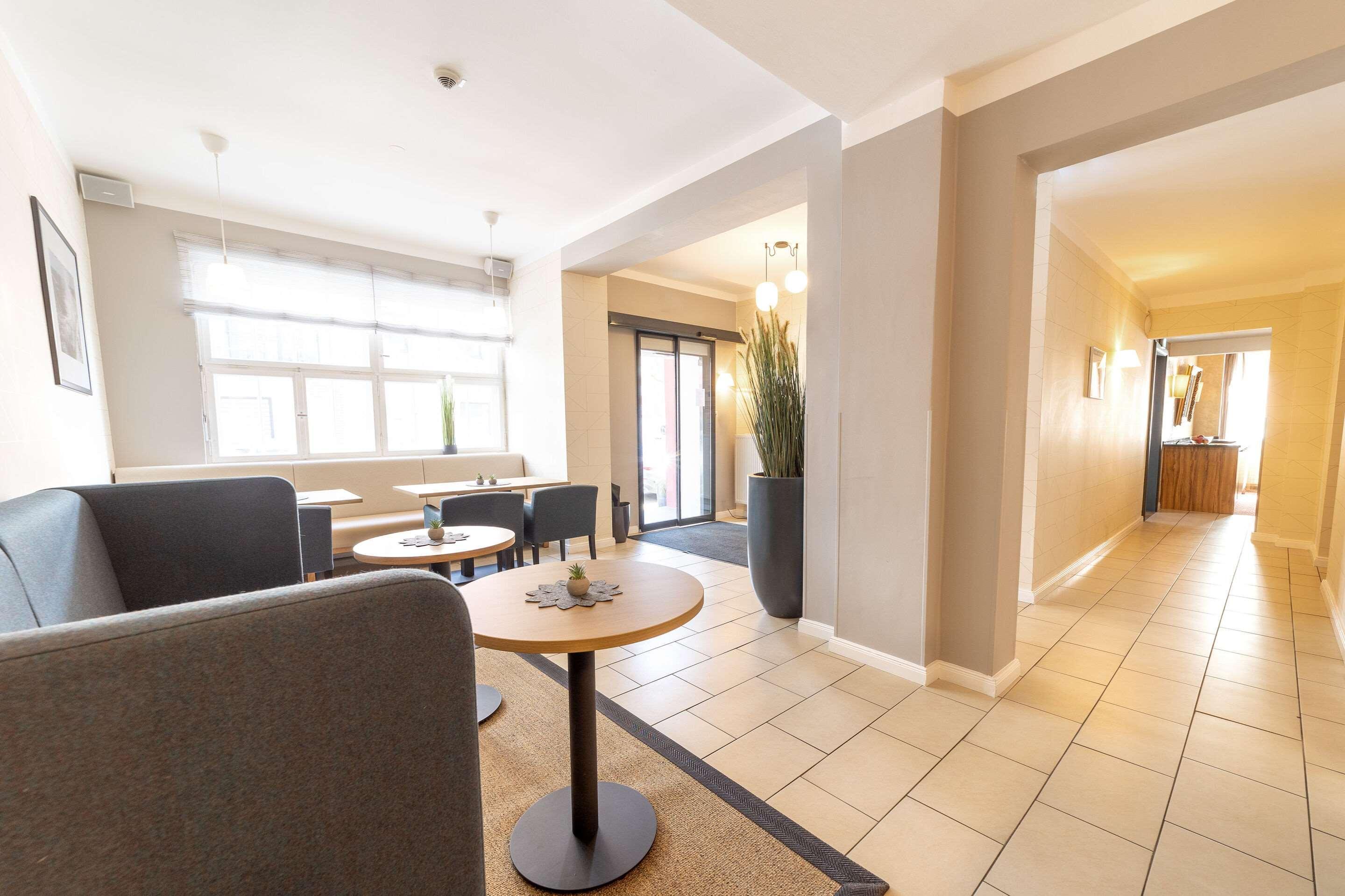 Vista Lobby Comfort Hotel Tom Kyle