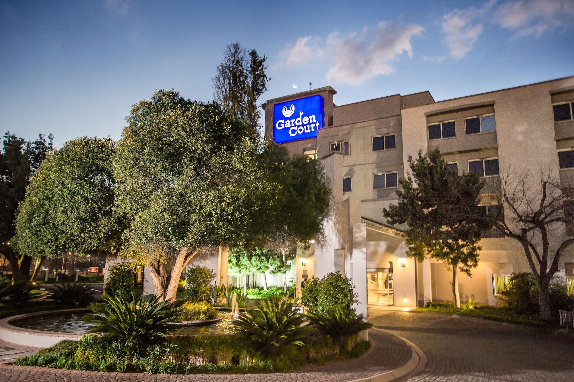 Vista Exterior Garden Court Eastgate